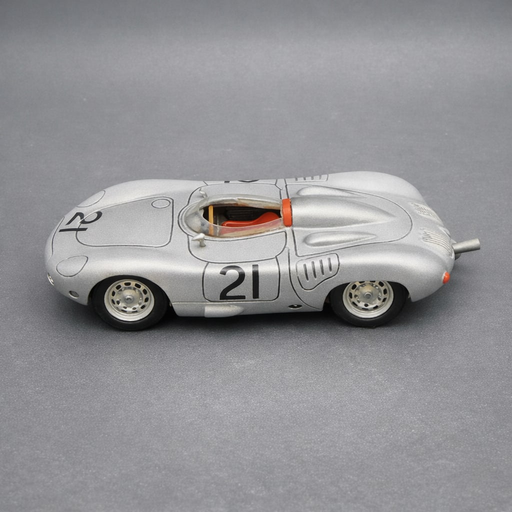 1957 Porsche 718 RSK #21 1:43 Model (1 of 8)