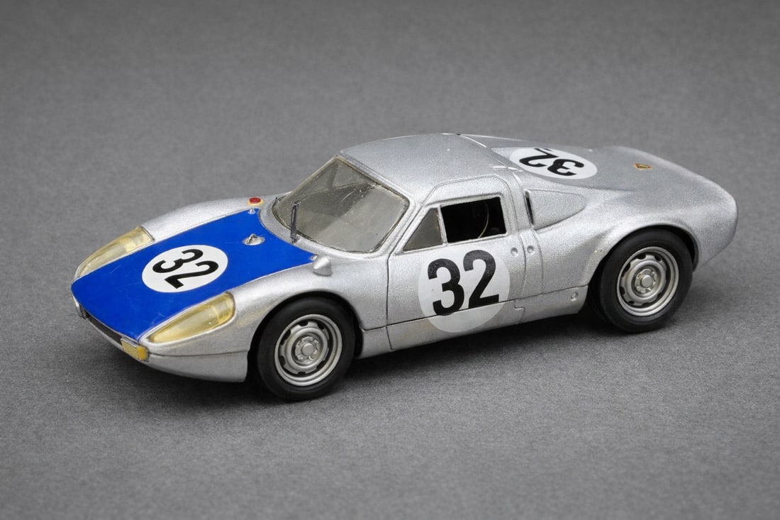 Starter Porsche 904 #32 Resin Model Car 1:43 Scale Hand built (1 of 9)