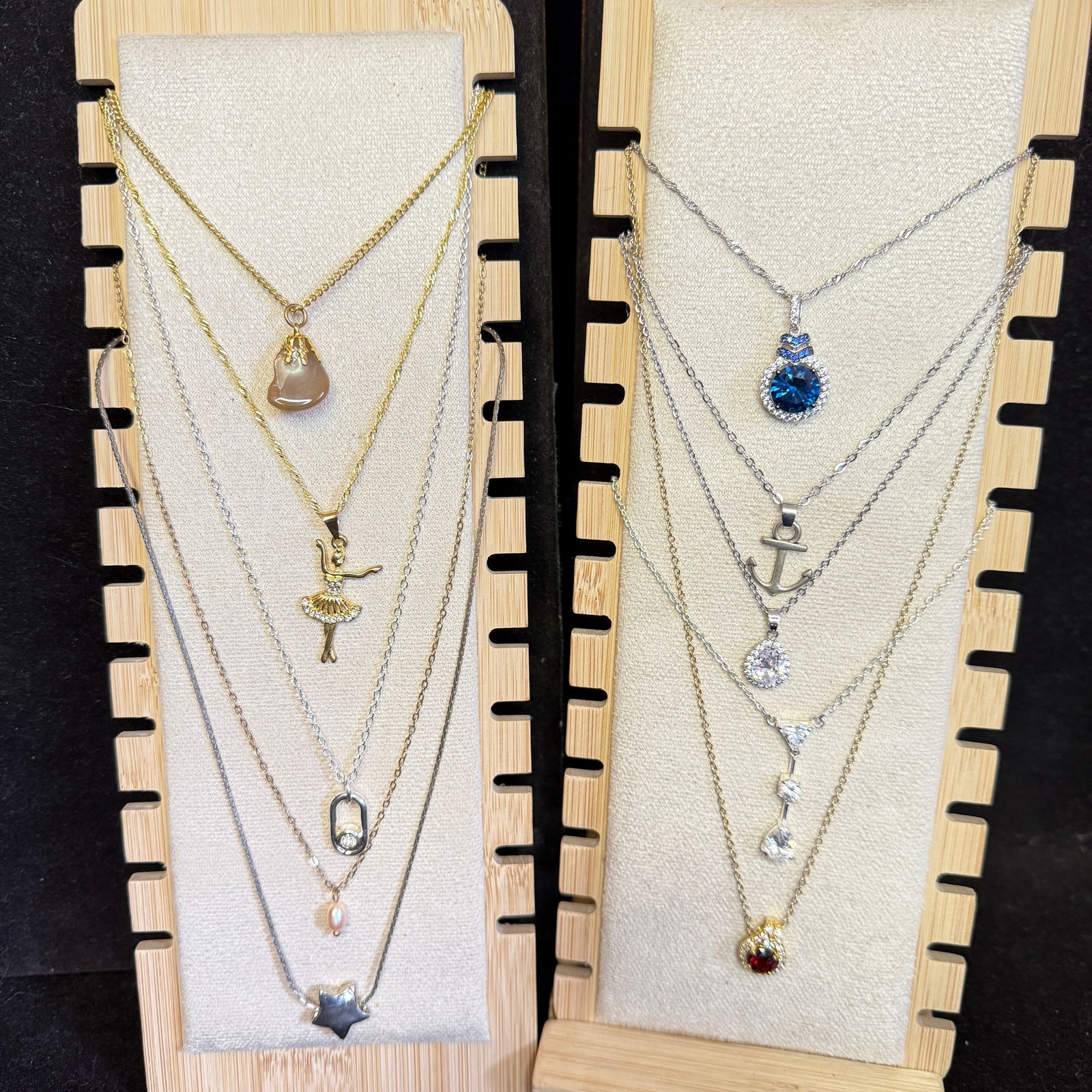 Lot of 10 Fine Chain Necklaces with Pendants (1 of 6)