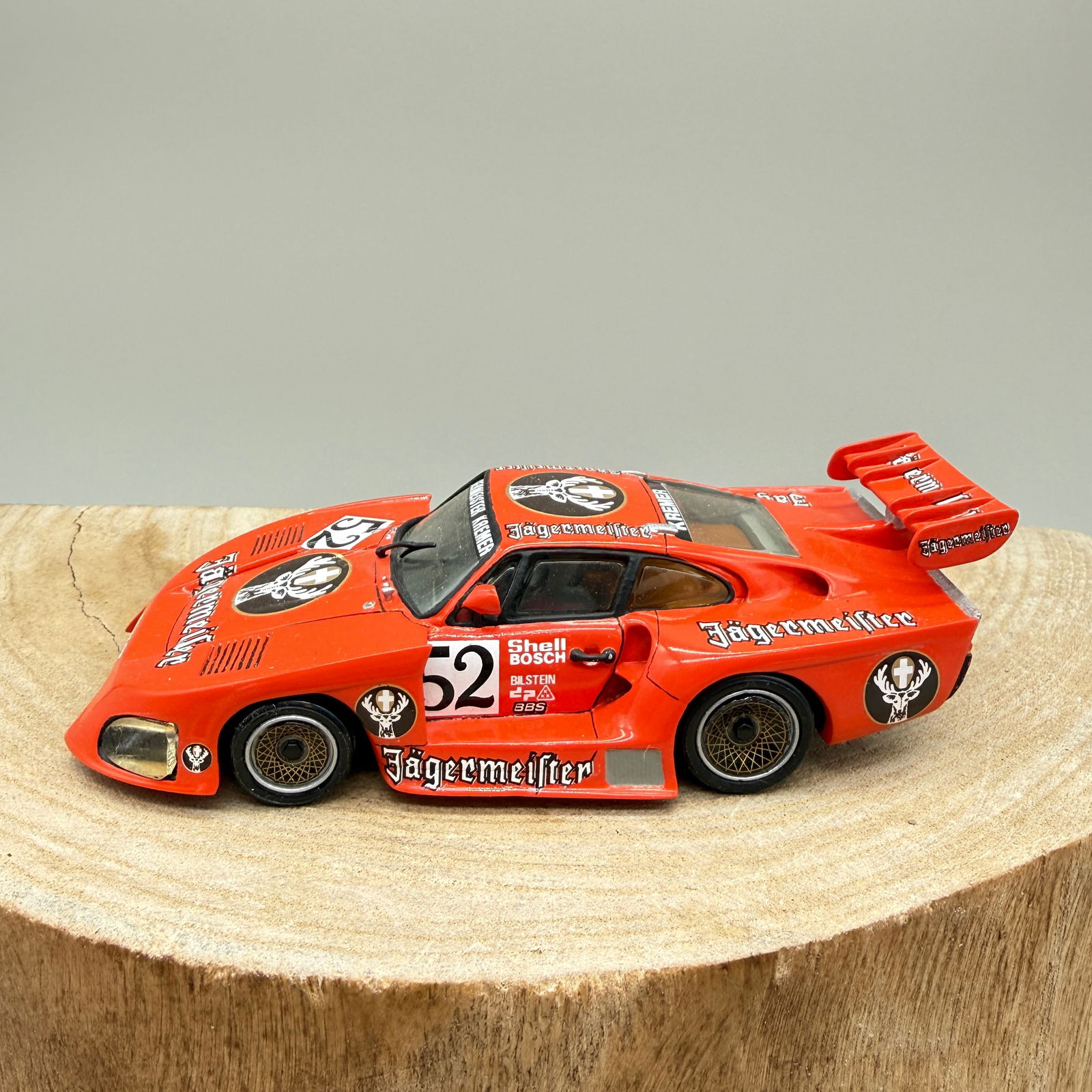 1:43 Record Porsche 935 Turbo Jägermeister #52: 1:43 scale Record plastic/resin model of the iconic Porsche 935 Turbo in Jägermeister Kremer racing livery, car number 52. Marked underneath Record – Porsche 935 Turbo – 1/43 – Made in France.F