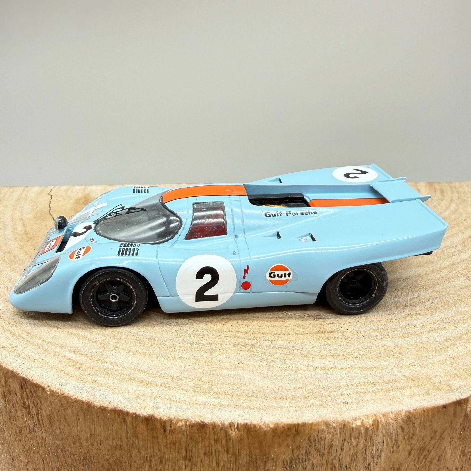 Provence Moulage Porsche 917K Gulf 1:43 “Sebring Finish”: Hand-built 1:43 scale resin model by Provence Moulage, depicting the iconic Gulf-liveried Porsche 917K in race-finished condition. This example was custom assembled by Robb Brown (DBR build) and inten