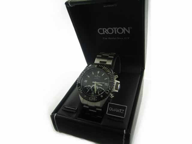 MENS CROTON STEEL CHRONOMASTER 24 HR WATCH: The watch has a Stainless Steel Case & Band with Sharp Round Black Face with Rotating Bezel and Silver Arrow Shaped Second Hand and a 3 Eye Chronograph & 24 Hr Dial. The Band is a Sporty Mirror Finish