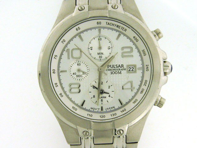 Pulsar Mens Gents Alarm Chronograph Watch: This is a Pulsar Mens Gents Alarm Chrono Watch with the following features: White dial with silver hands & hour marker batons; Alarm function; Stop watch function with three sub dials; 100m Water resi
