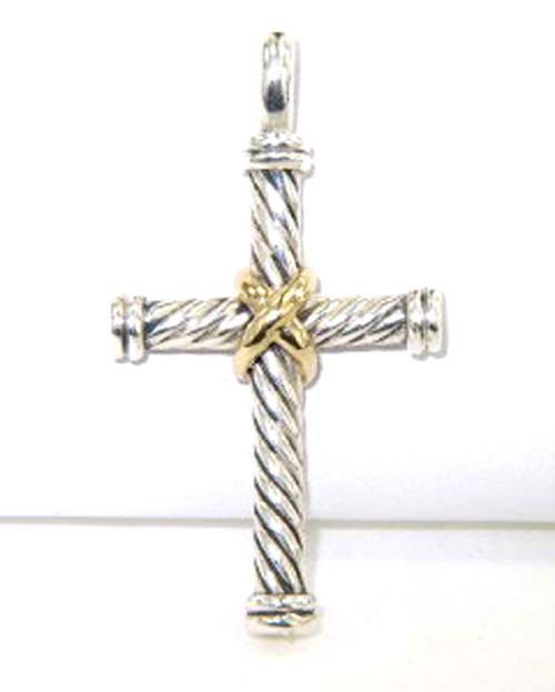 David Yurman Silver /18K Yellow Gold Cross Pendant: David Yurman Silver / 18K Yellow Gold Cross Pendant. The total weight of pendant is 4.2 grams. The size of the pendant is 35 x 19 mm, Thickness is 3 mm.