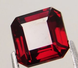 Stunning Natural Red Mozambique Ruby Radiant Cut Certified 5.10Ct