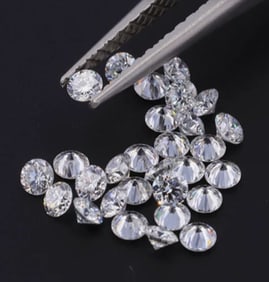 Melee of White Diamonds Round Cut VVSI 2 mm 120 Pcs VVS1 D 4 Ct  tcw from South Africa
