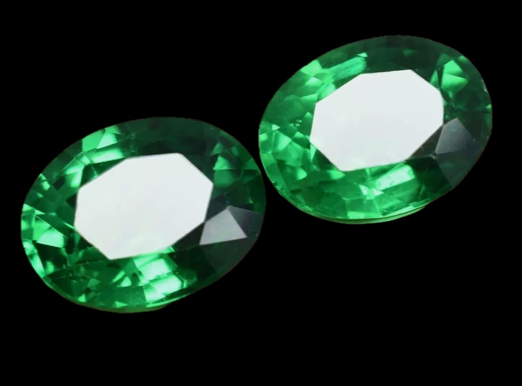 Emeralds Oval Cut PAIR 19.6 Ct from Columbia (1 of 4)