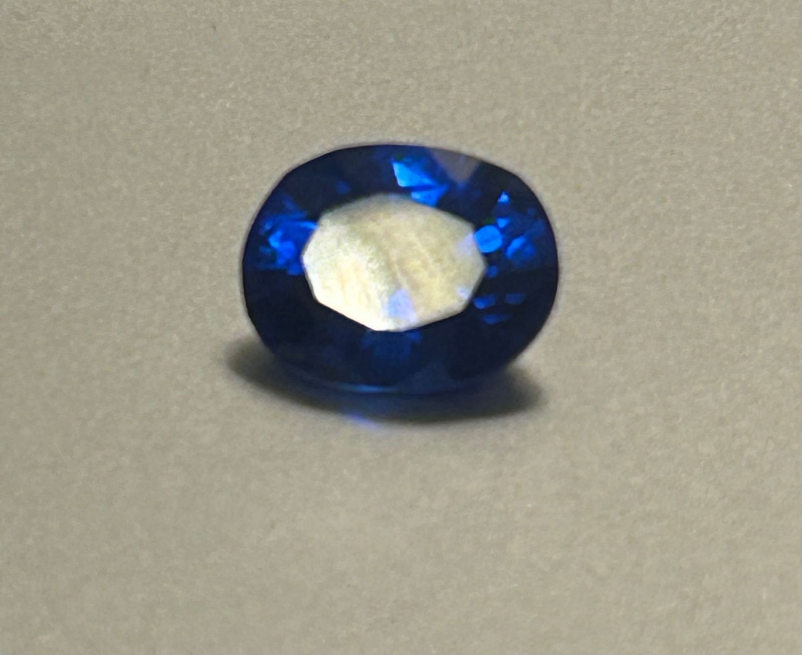 Royal Blue Spinel 8.17 ct Oval Cut (1 of 2)