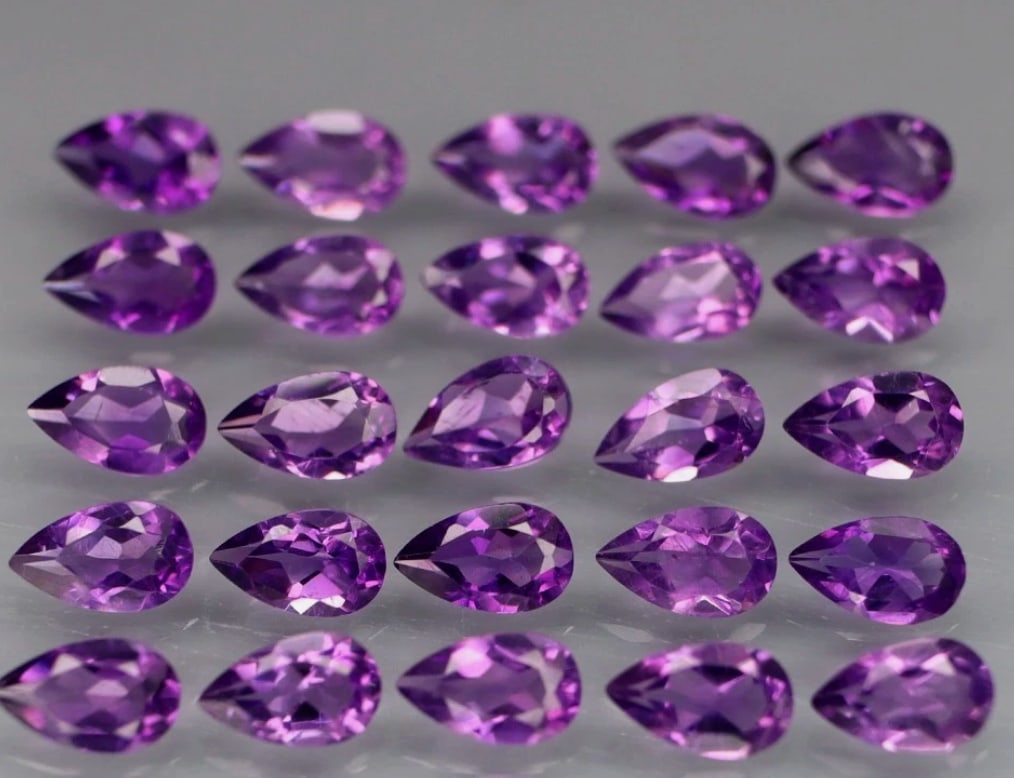 Intense Purple Amethyst Pear Cut 4mm 25 Pcs 4.7 cts VVS from Bolivia: Bolivian amethyst is known for its intense purple hue and rarity, untreated with high transparency.