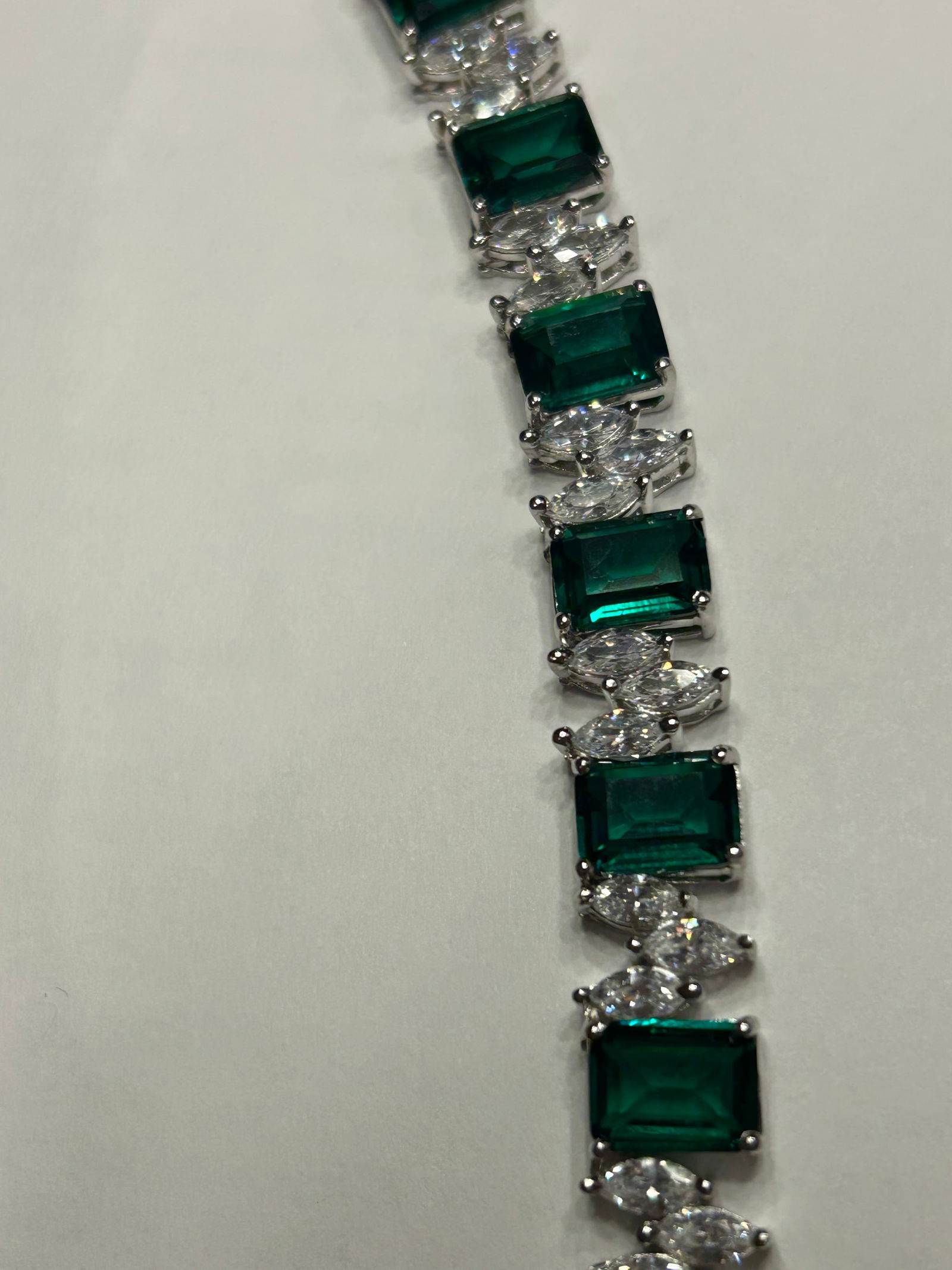 Diamond & Emerald Necklace. - 2