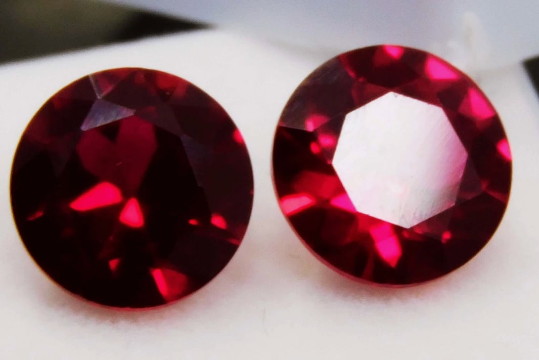 Flawless Red Ruby Round Cut 6 Ct 9x5 mm Pair from Mozambique (1 of 3)
