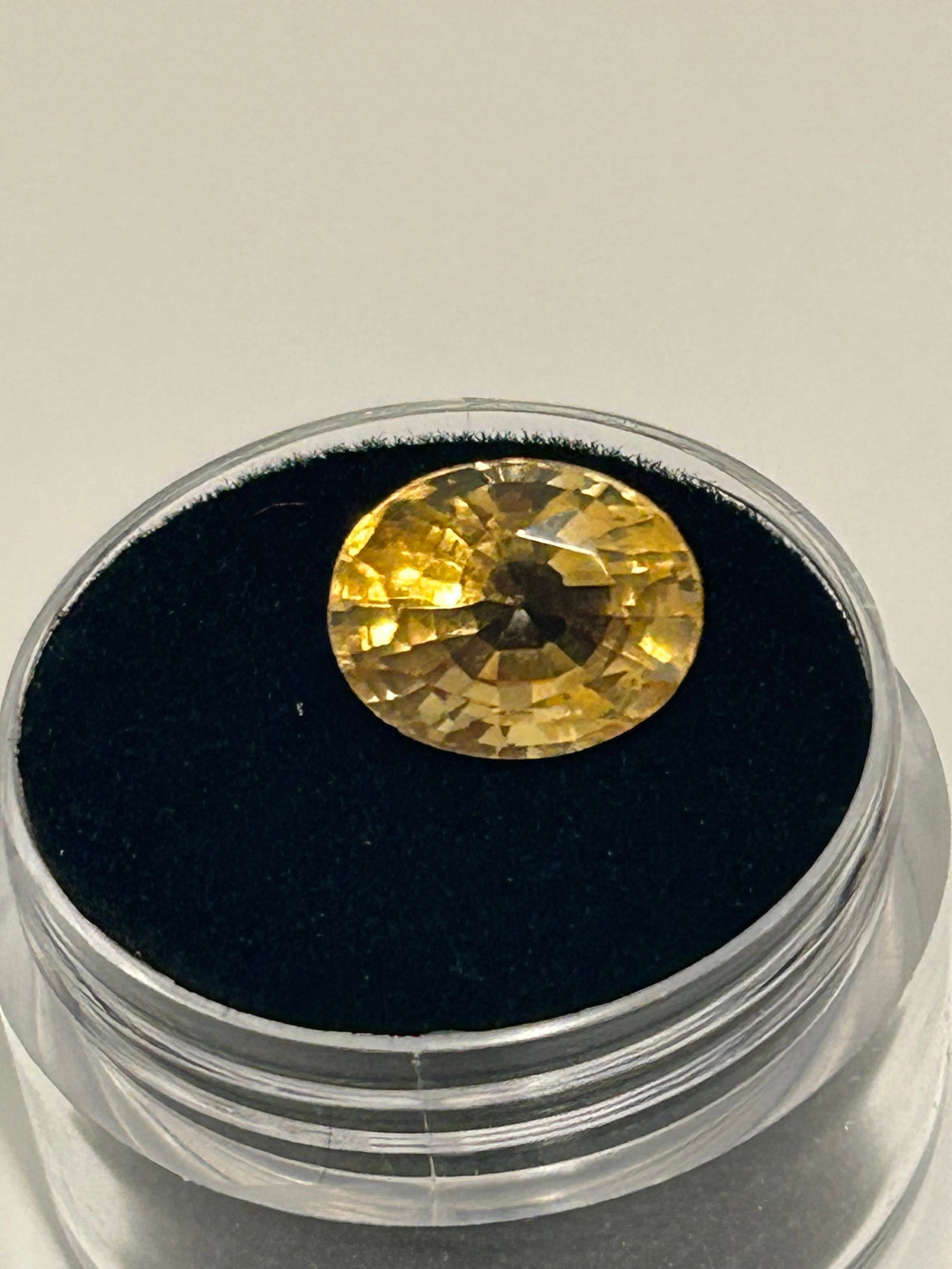 Citrine 4.061ct NO RESERVE: Courtly yellow color.