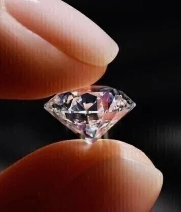 3 Ct Natural White Diamond Round Cut VVS1 D Grade from South Africa: A top-tier gemstone. It features maximum colorlessness (D-grade). Minute, nearly invisible inclusions (VVS1). This stone has excellent cut, symmetry, and polish, offering superior brilliance.....Pleas