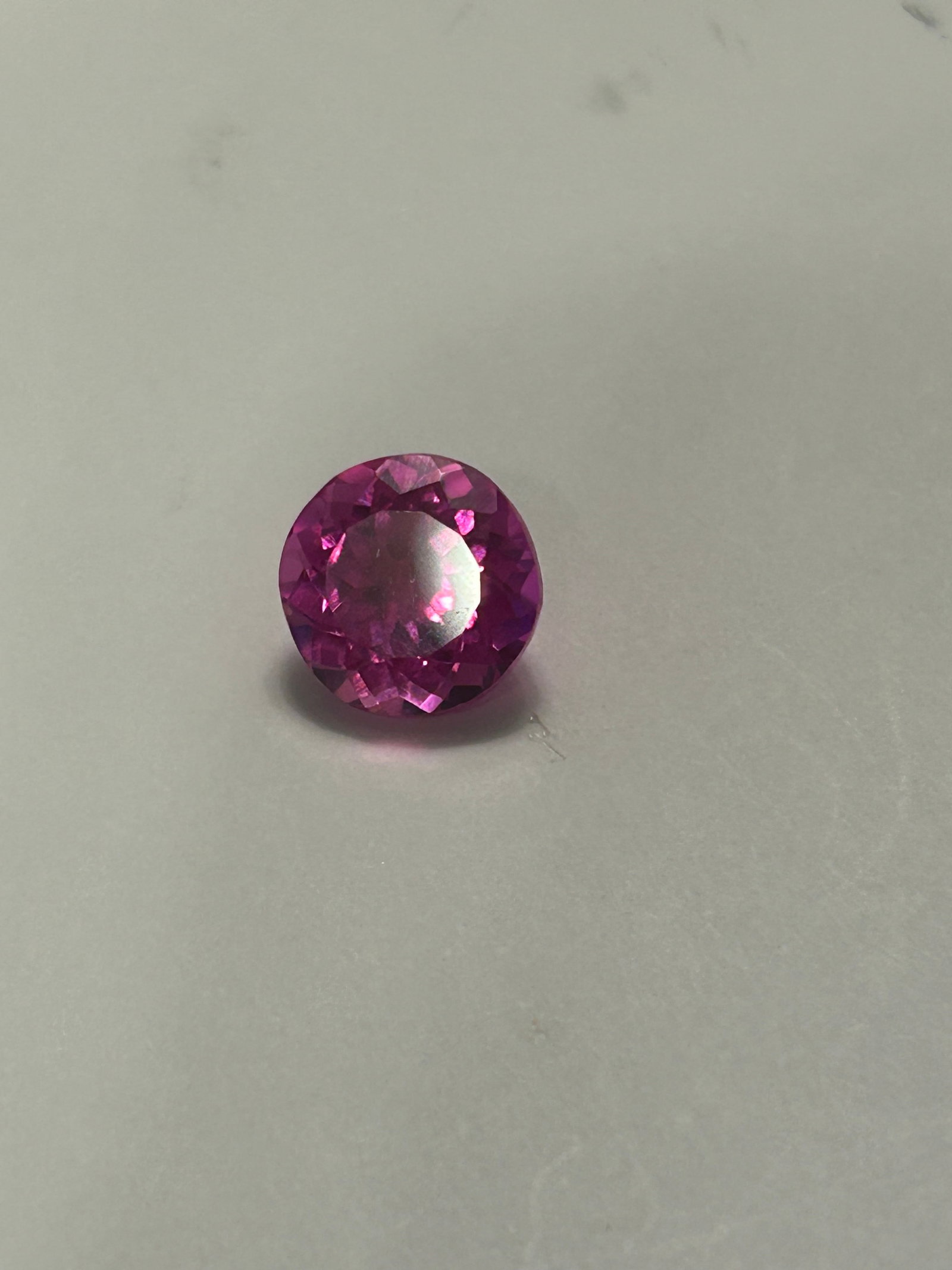 Brilliant Round Cut Pink Sapphire 8.75 ct from Sri Lanka: Pink Sapphire 8 carat beauty.
