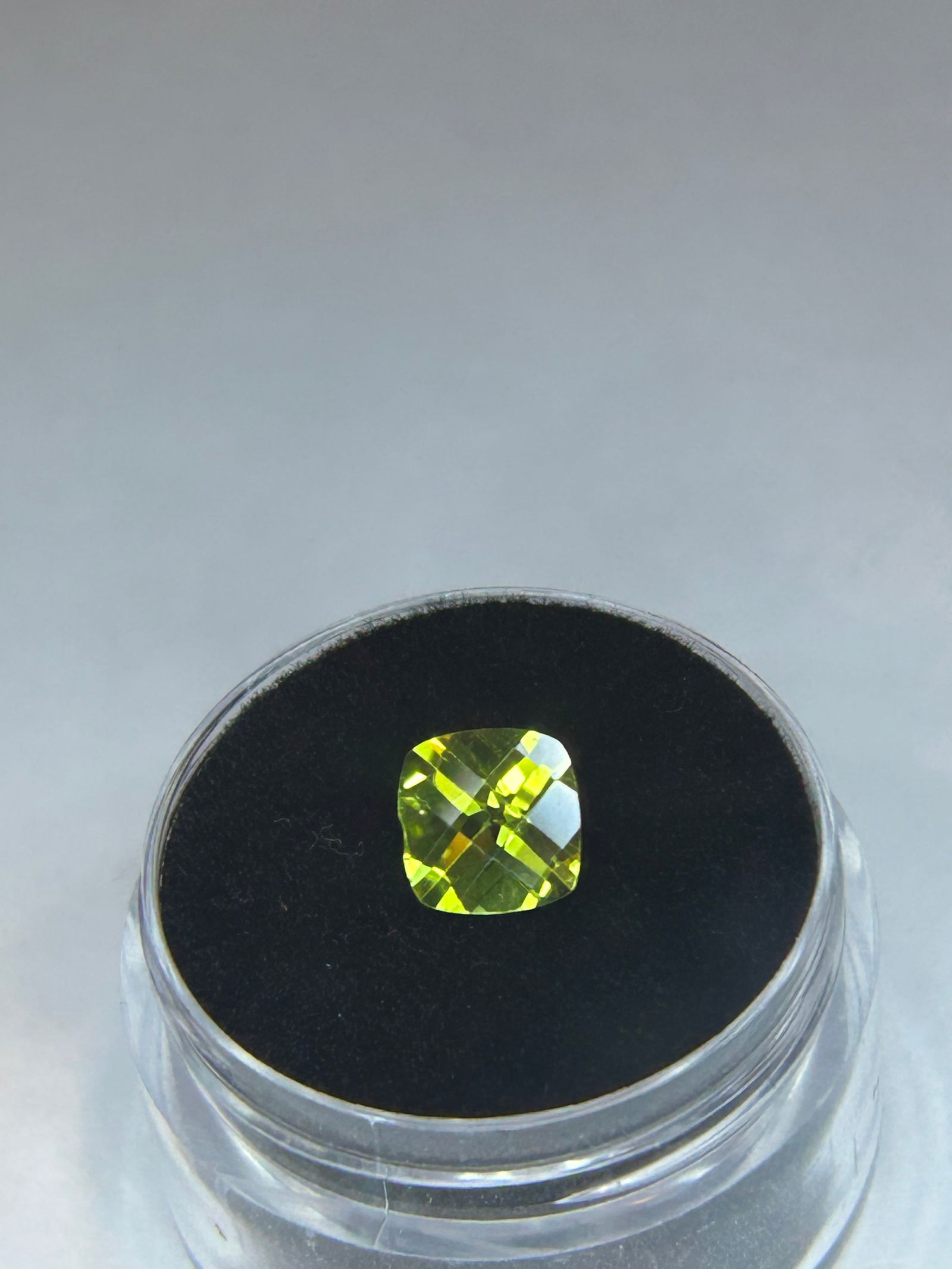 Natural Green Peridot 1.42ct Cushion Cut NO Reserrve: Natural Green Peridot 1.42ct Cushion Cut
