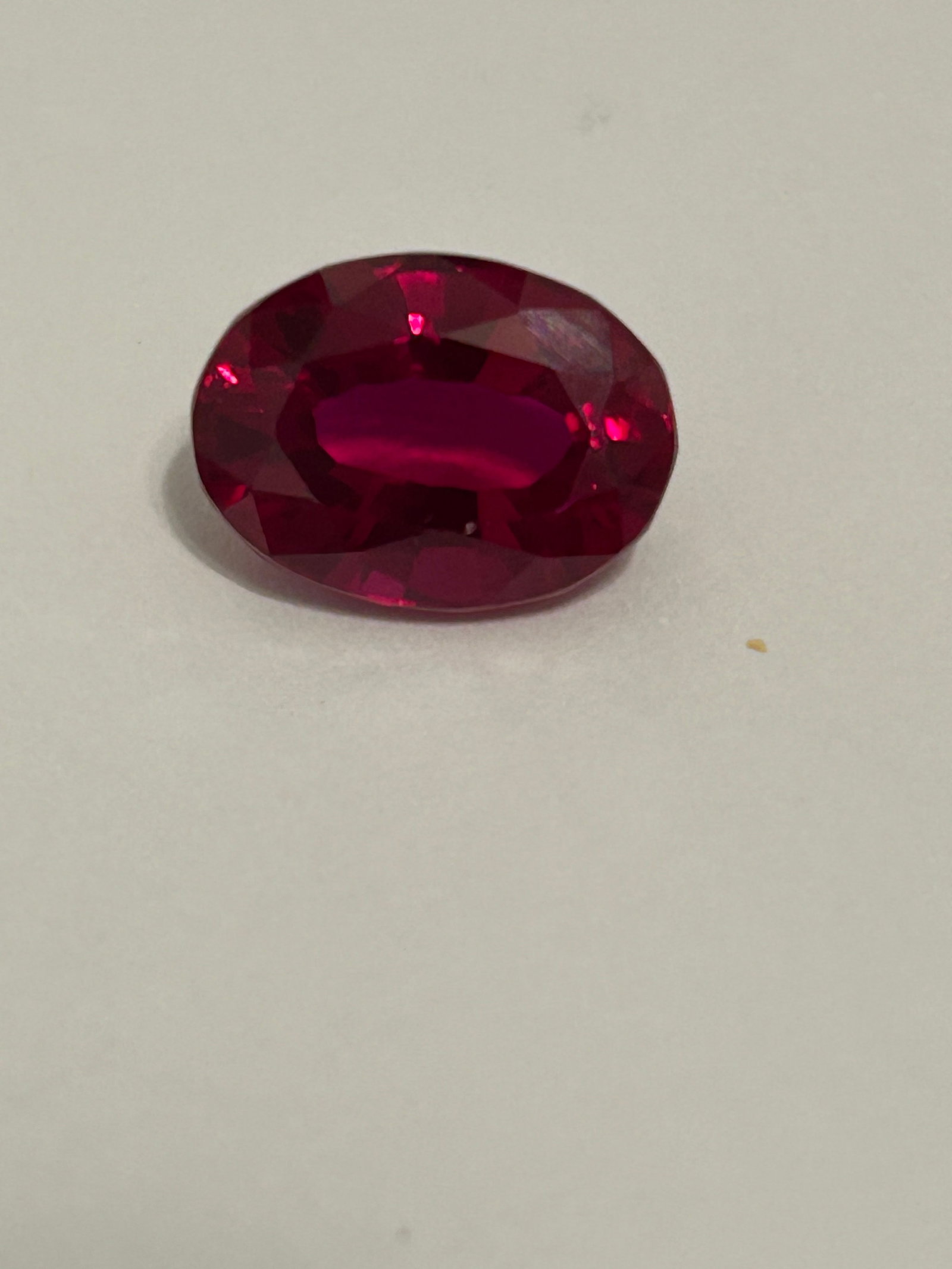 8ct Natural Burmese Ruby Oval cut (1 of 1)