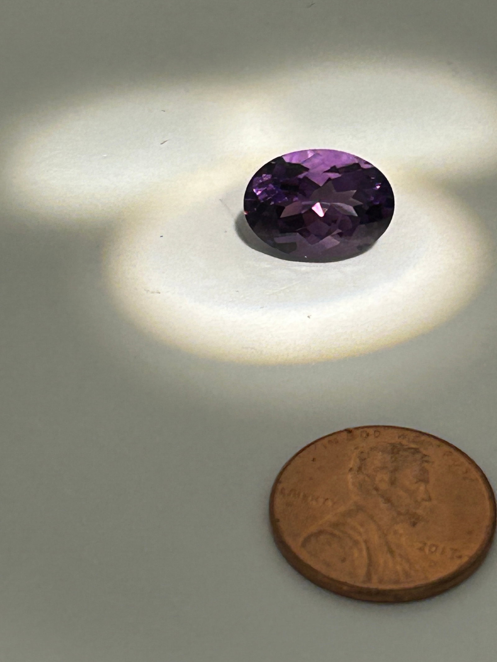 Natural Amethyst 4,78ct Oval Cut NICE Sparkle: A sultry gemstone suitable for statement jewelry like rings or pendants. Certainly a striking gemstone with tons of sparkle and unique color.