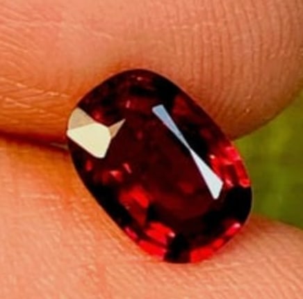 Lab Grown Ruby Oval Cut 17 ct - 2