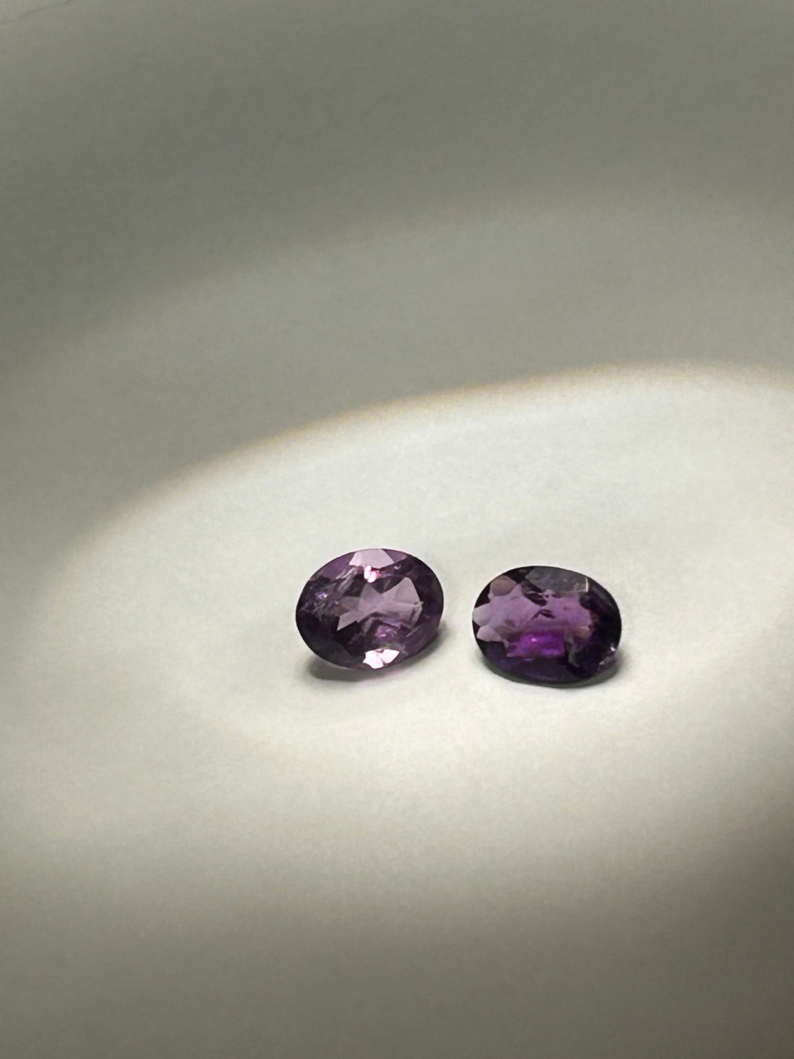 Amethyst PAIR 2.92 ct Oval Cut from Brazil: mixed brilliant cut, intense color intensity, and an excellent polish.