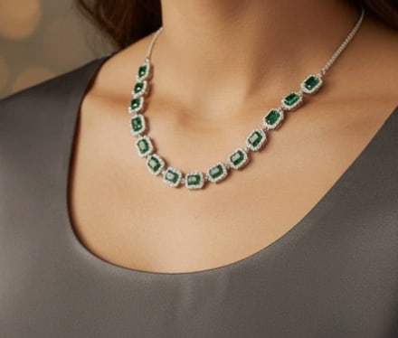 7 ctw Diamond and Emerald Tset - 2