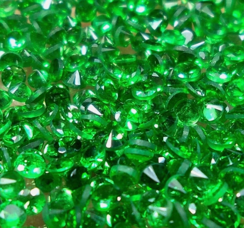 Emerald Round Cut 6 ct 2mm from Columbia: Emerald Round Cut 6 ct 2mm from Columbia