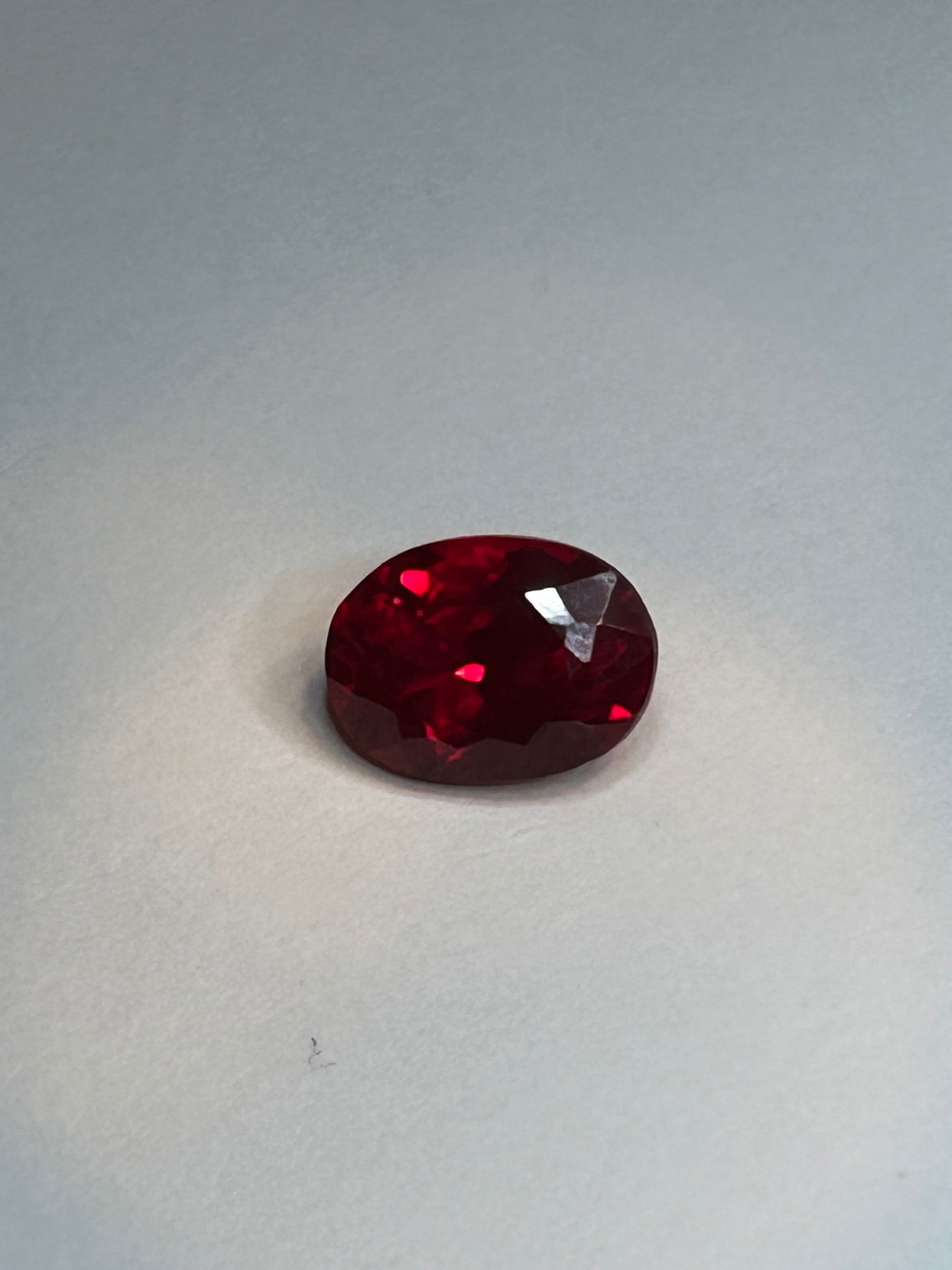 Mozambique Red Ruby 8ct Oval Cut GIR Certified - 3