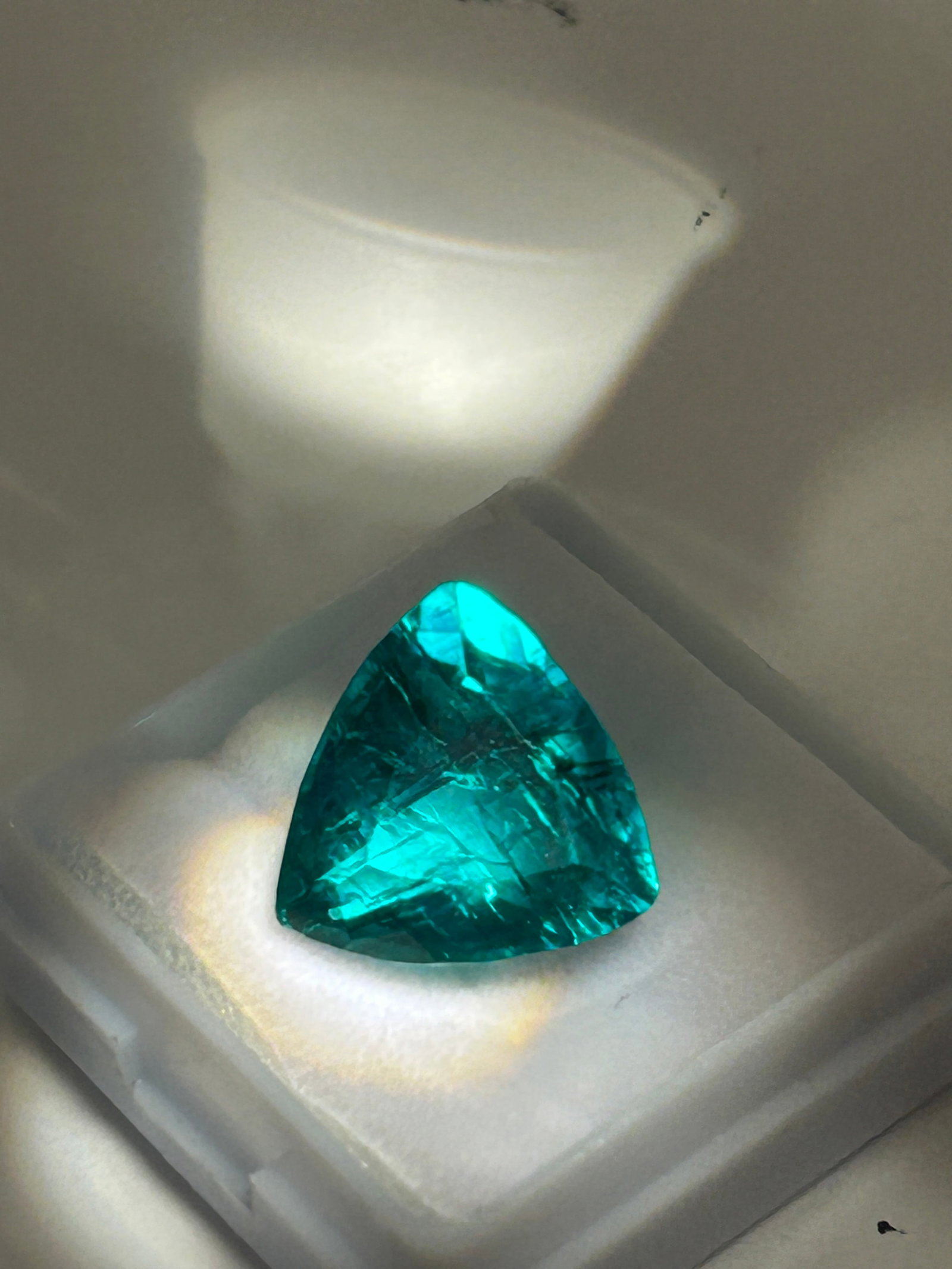 5ct Colombian Emerald Trillion Cut No Reserve GGI Certified (1 of 3)