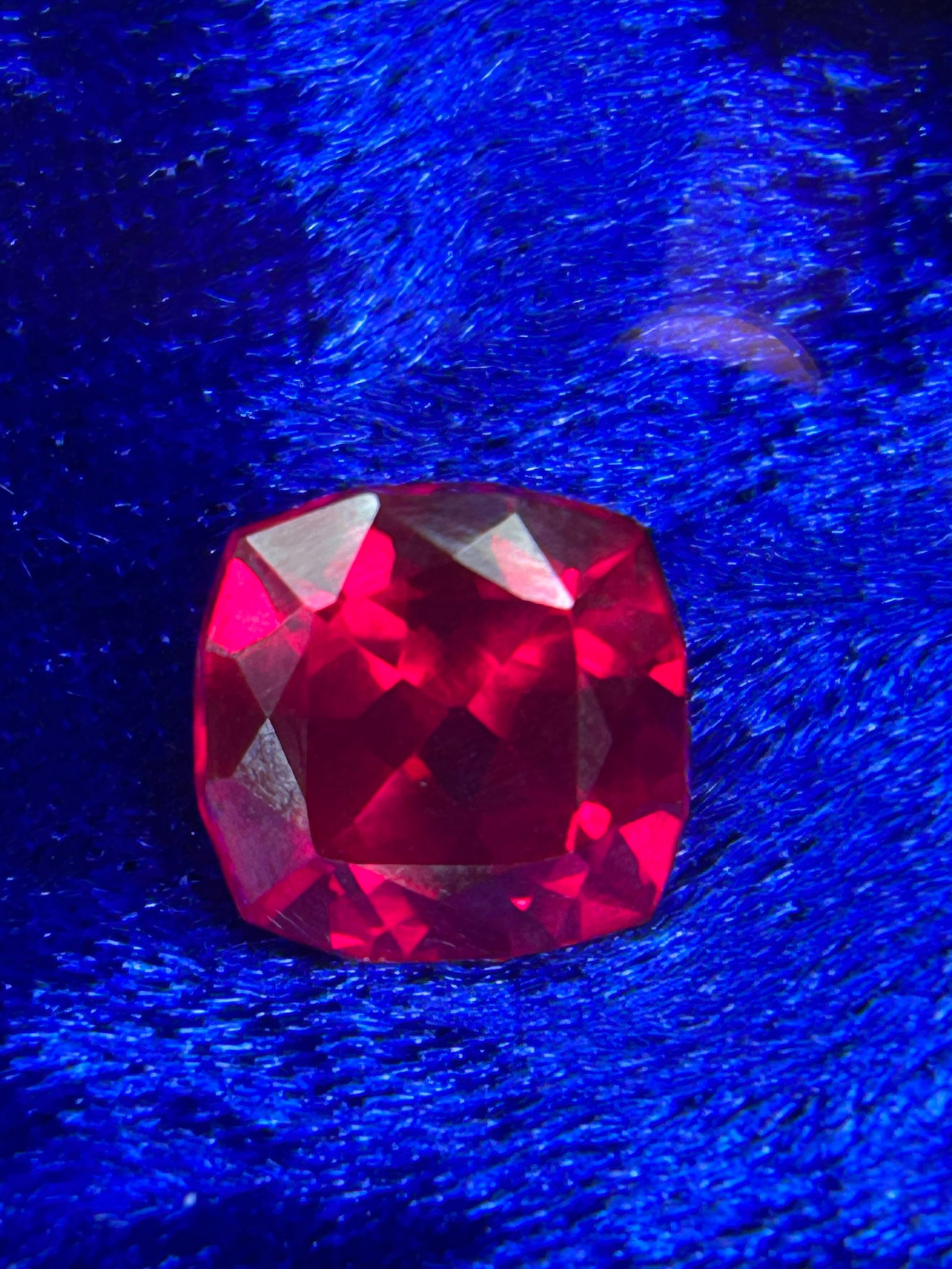 8.22ct Mozambique Ruby Cushion Cut (1 of 5)