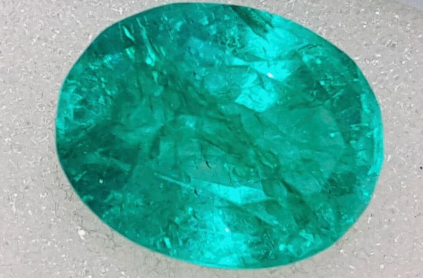 3.8ct Colombian Green Emerald Brilliant Oval Cut High Quality No Reserve GGL Certified (1 of 2)