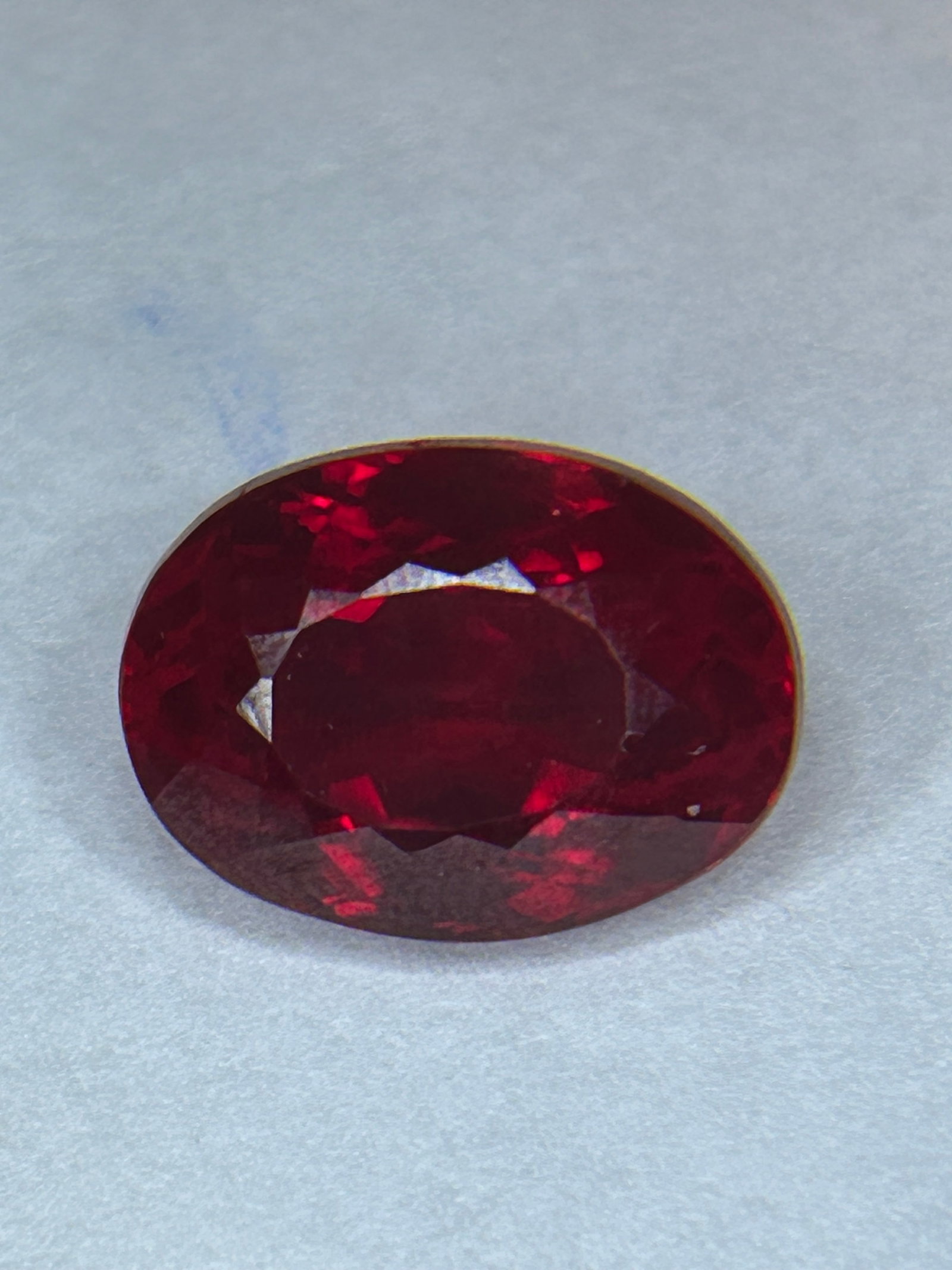 11 Carats Ruby Oval Cut - 3