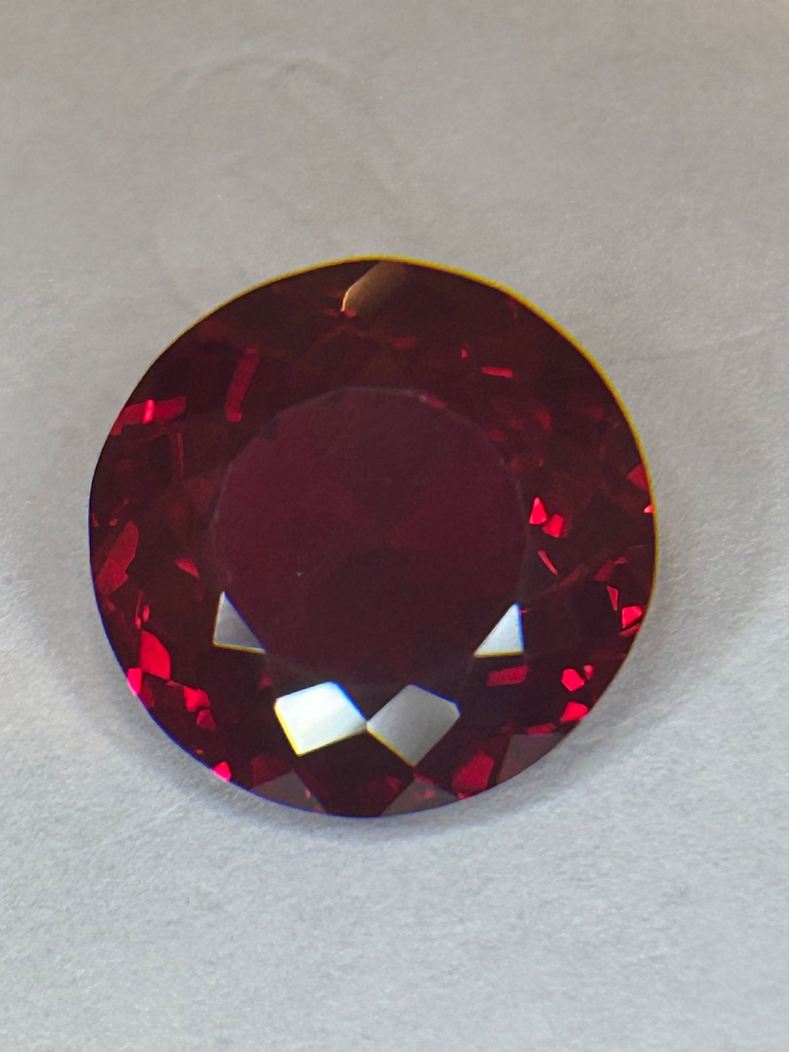 8.00 Carat Red Ruby Round Cut GGICertified (1 of 5)