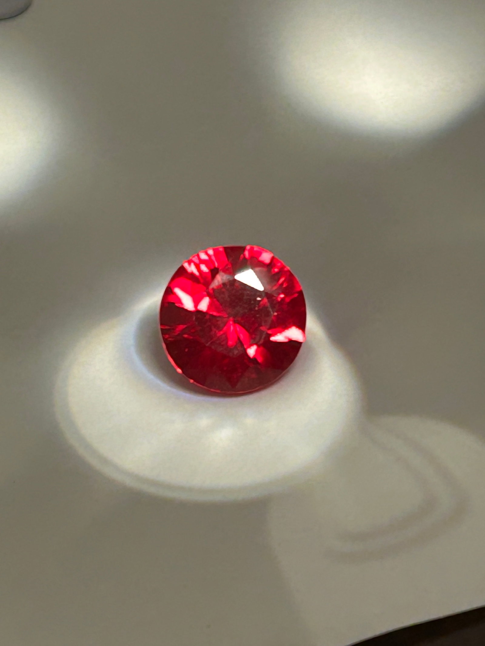10.5 Carat ---- Mogok Pigeon Blood Ruby---- Round Brilliant Cut ----Certified (1 of 4)