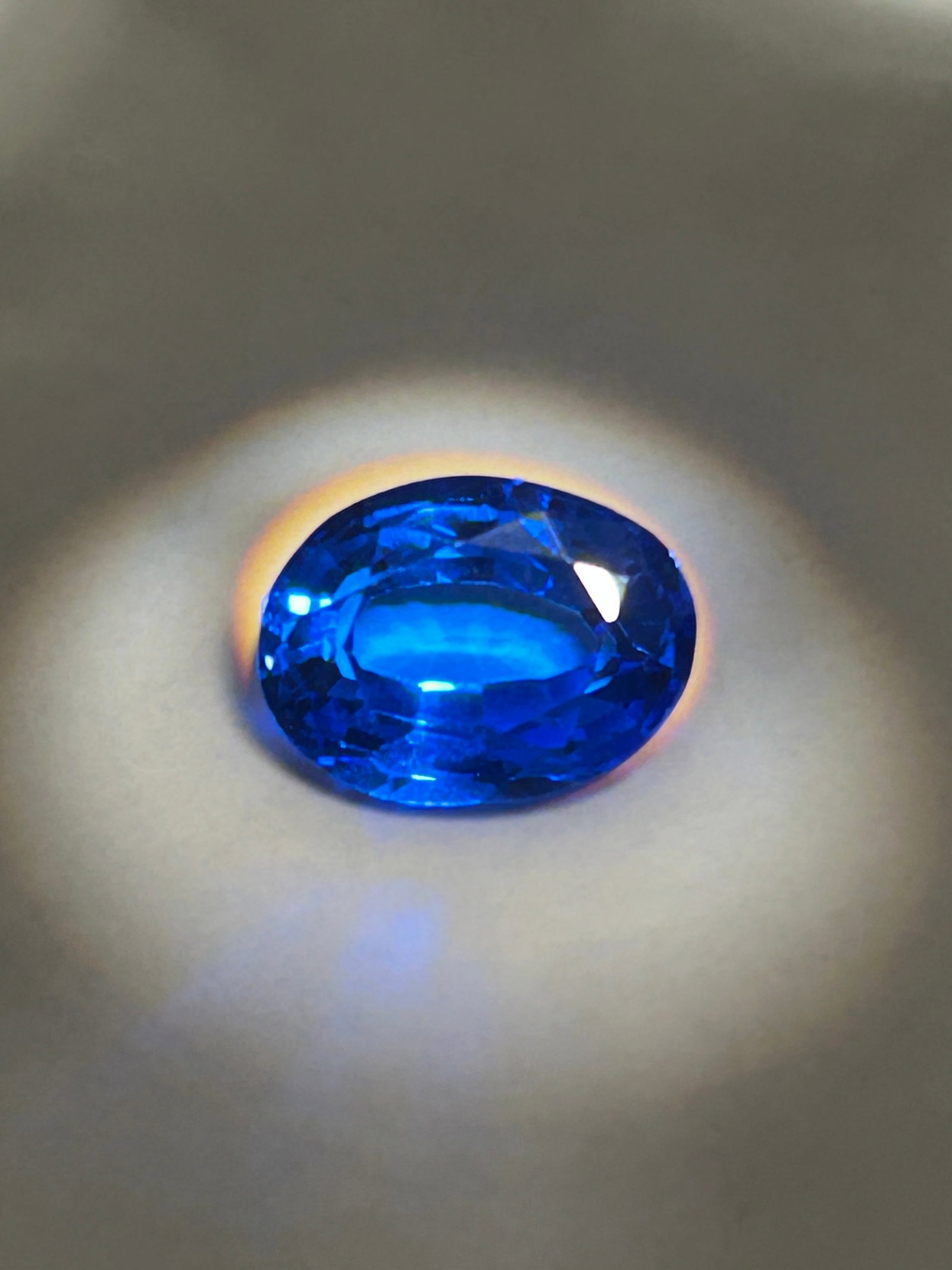 5.55 Carat ---- Royal Blue Sapphire---- Oval Cut ---- GGI Certified: Often positioned as a center stone for luxury jewelry or a significant collector's piece. Based on market listings for this specific weight, these sapphires are typically found as oval-cut, Ceylon (Sr