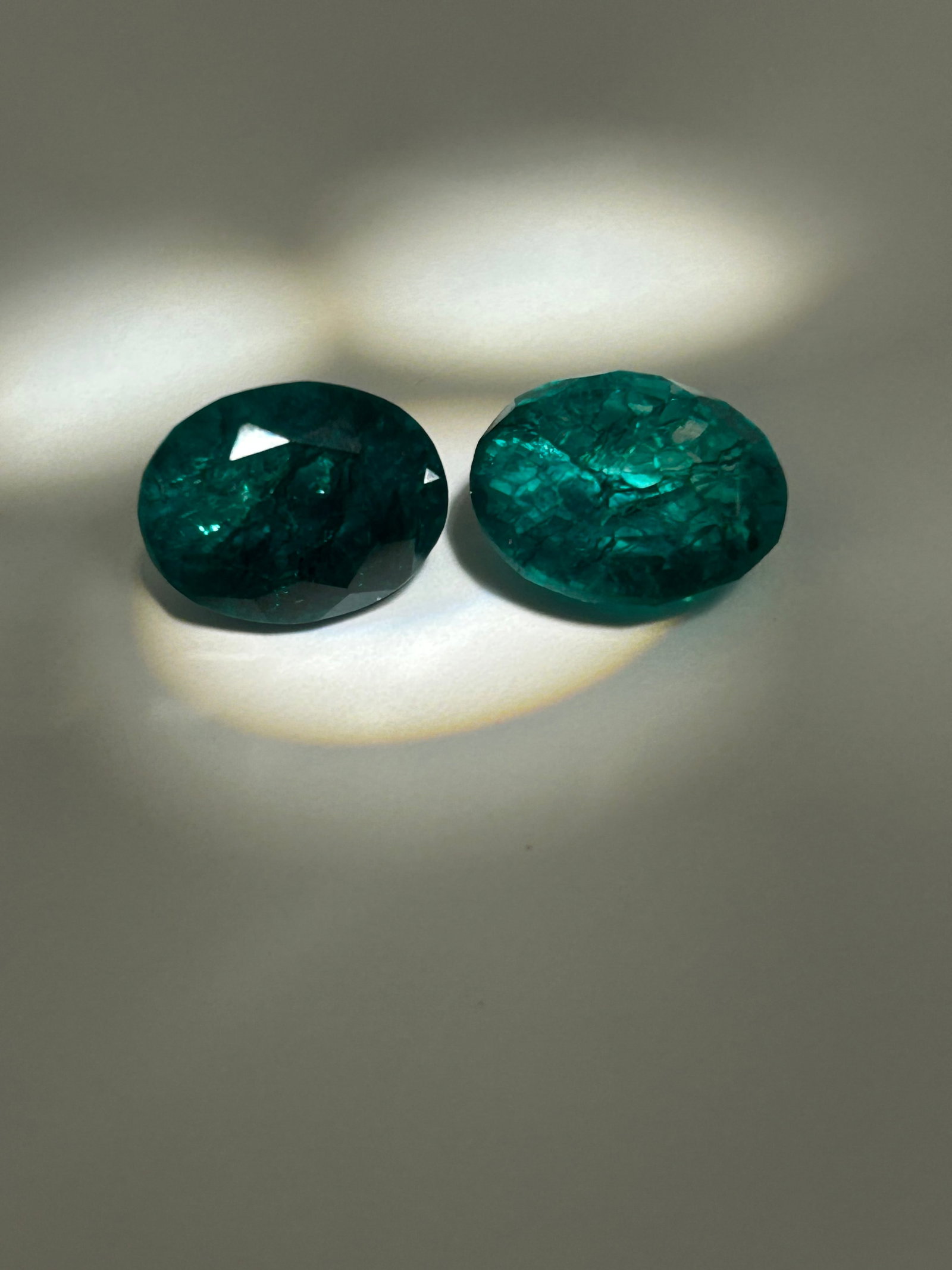 20.00 Carat ---Emerald- Oval Cut --- EGL Certified (1 of 4)