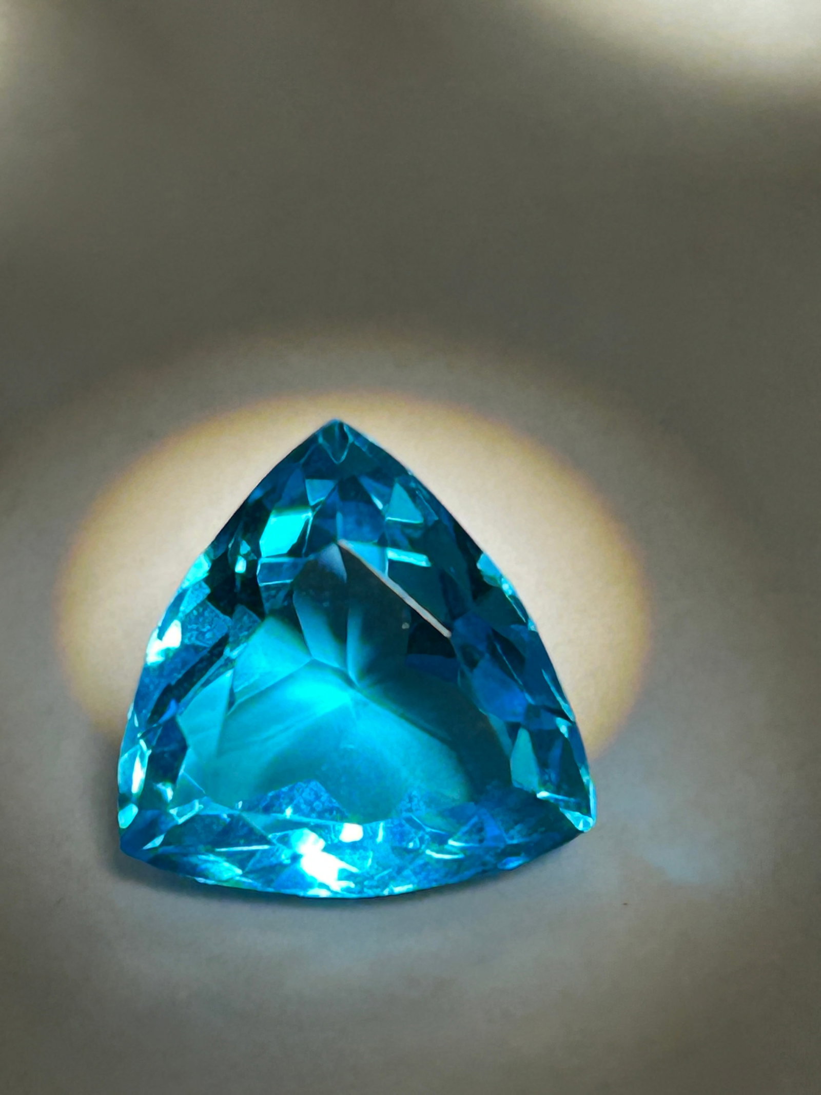 9.40 Carat ---- Aquamarine ---- Trillion Cut: Aquamarine is a modern gemstone characterized by its intense blue color, high clarity, and brilliant, triangular faceting. At this size, it serves as an exceptional centerpiece for statement jewelry, 