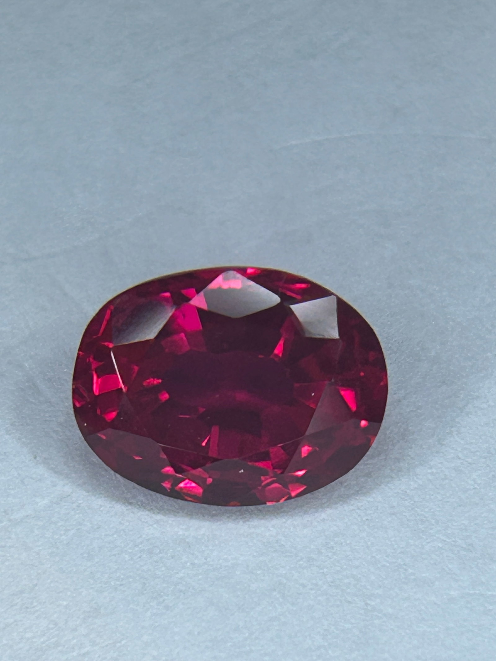 4.55 Carat --- Mozambique Blood Ruby --- Oval Cut --- GGI Certified (1 of 5)