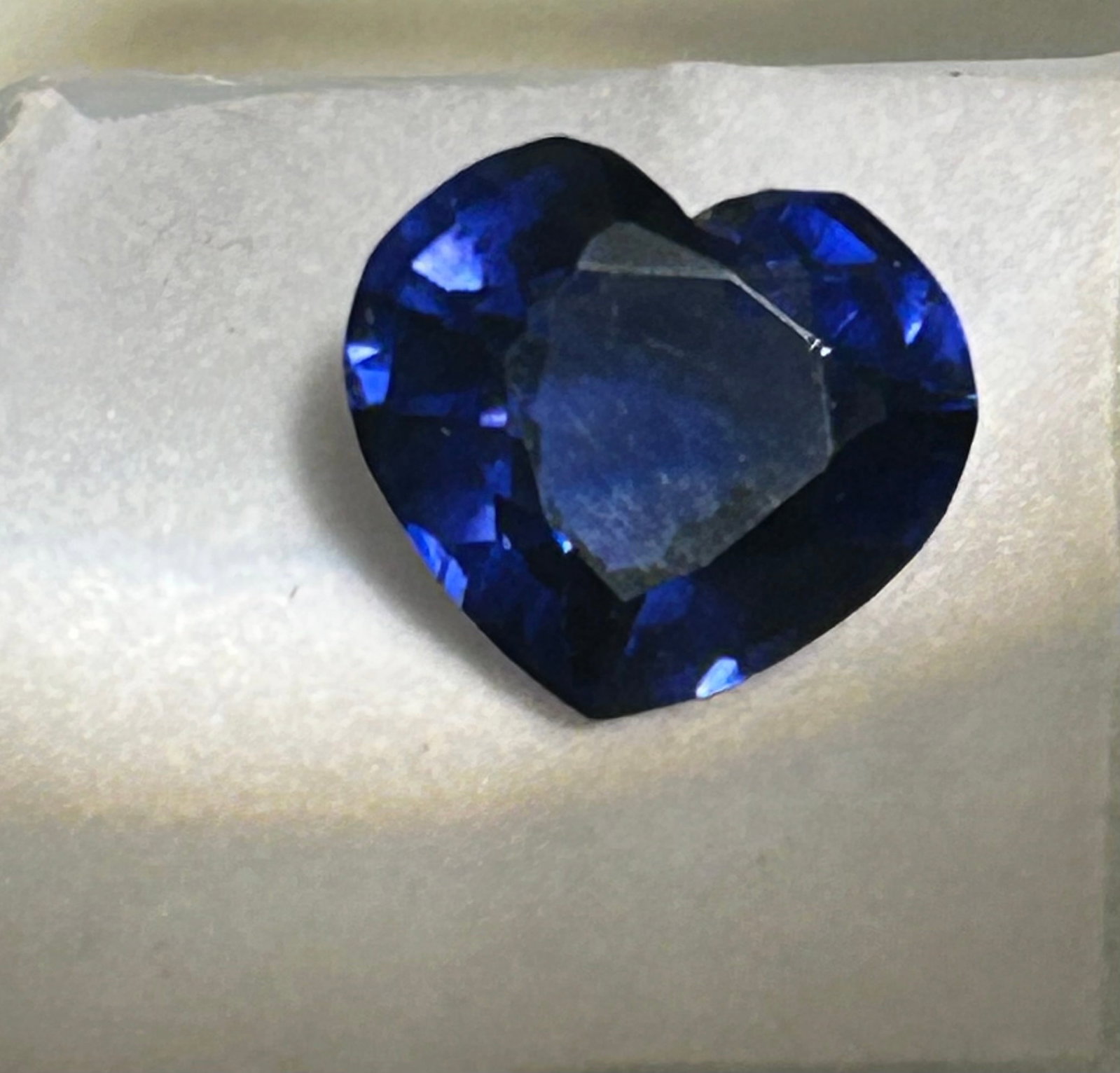 9.80 Carat -- Natural Tanzanite -- Heart Cut --- Certified (1 of 4)