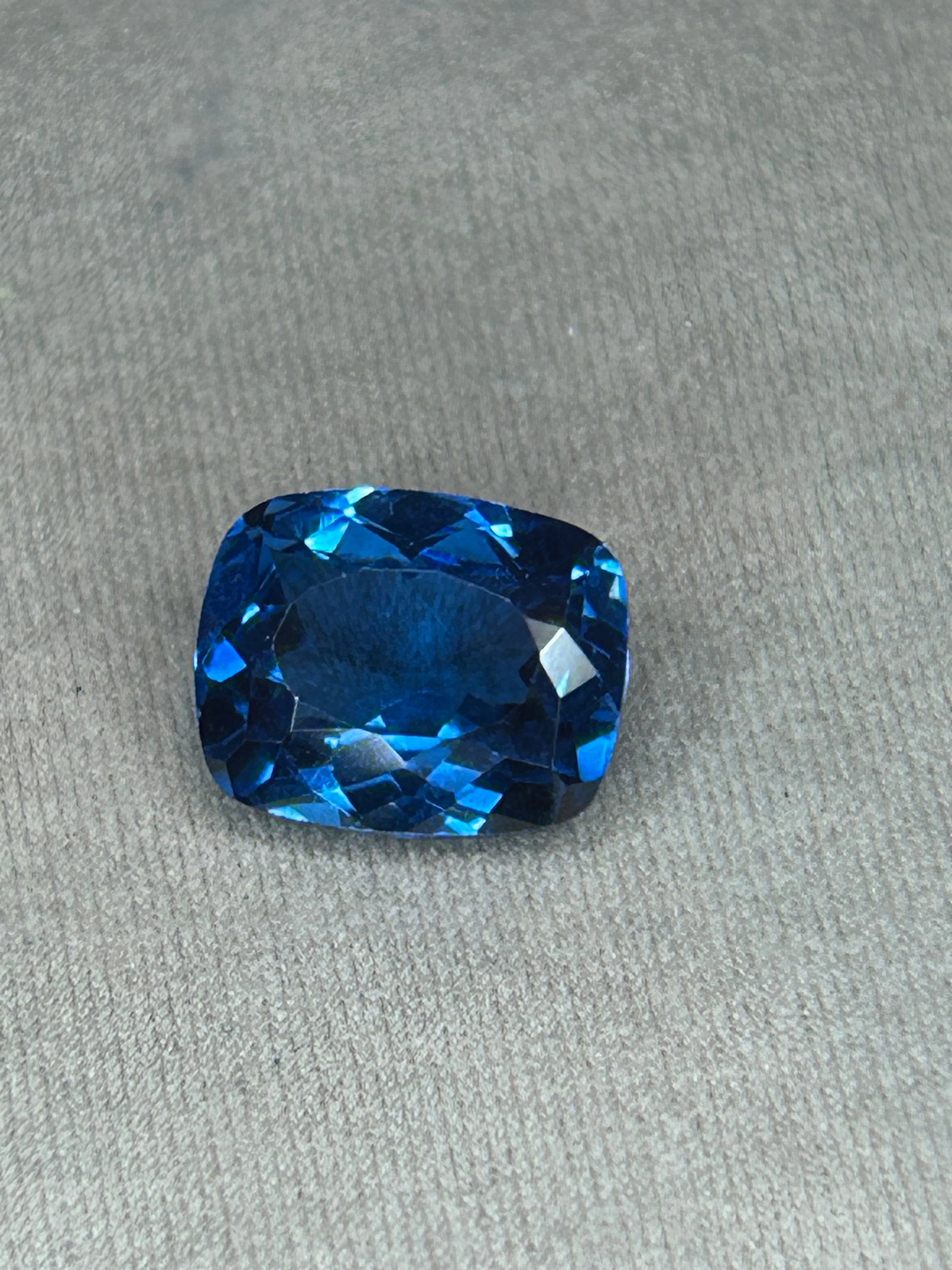 4.50 Carat -- Natural Topaz-- Oval Cushion Cut--- AGL Certified: An eye-catching gemstone, making it an excellent centerpiece for cocktail rings, statement pendants, or earrings.