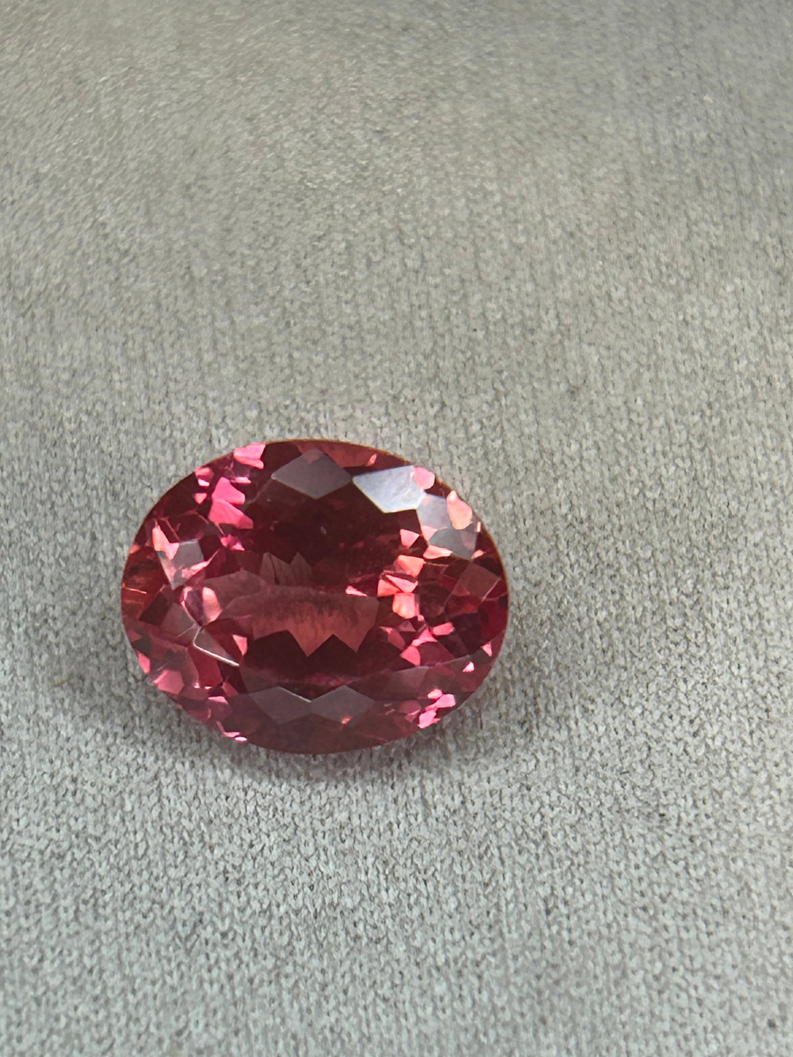 2.90 Carat ---- Natural Tanzanian Red Tourmaline ---Brilliant Oval Cut ----AGL Certified: An exceptionally deep, saturated raspberry or ruby-red hue. Discover the mesmerizing beauty of this exceptional 2.90-carat natural Red Tourmaline (Rubellite), sourced directly from the rich gem deposi