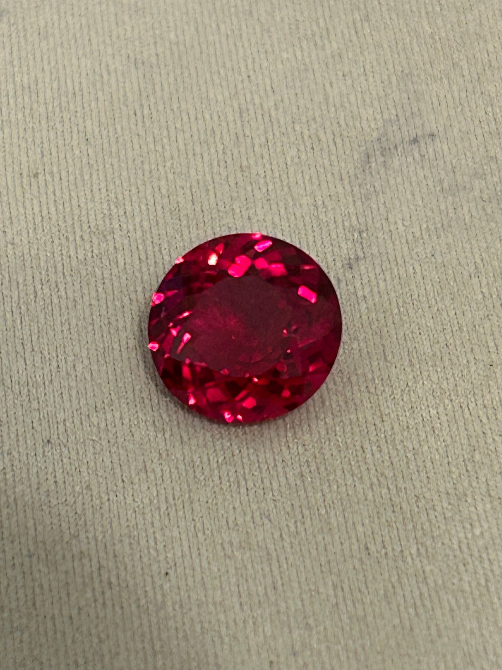 6.15 Carat -- Natural Ruby-- Brilliant Round Cut--- GGI Certified (1 of 3)