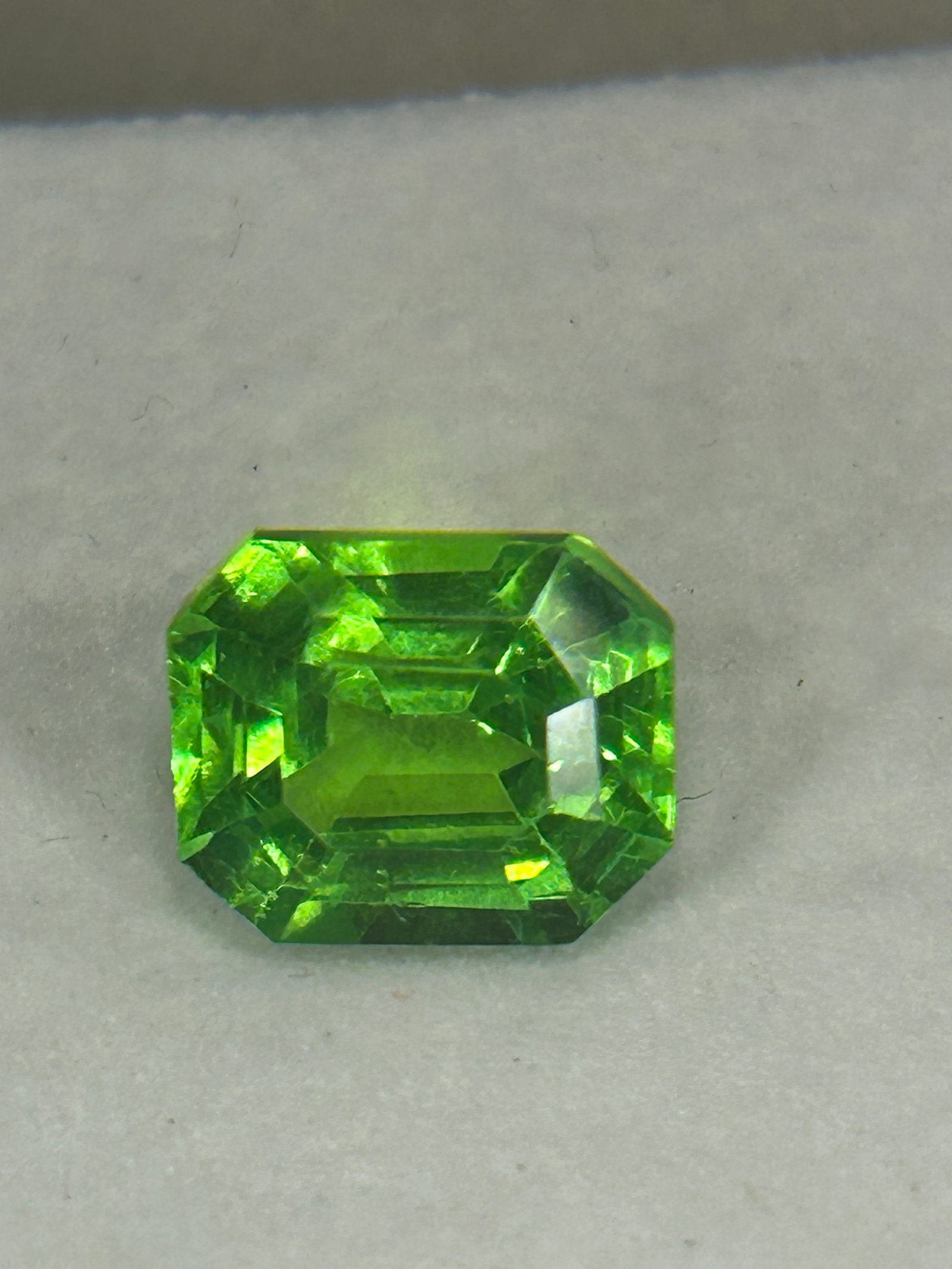 9.60 Carat Natural Peridot Brilliant Radiant Cut GGL Certified (1 of 5)