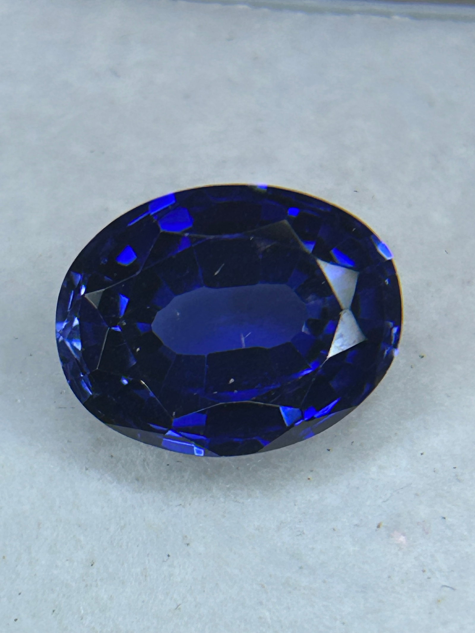 10 Carat --- Natural Blue Sapphire--- Brilliant Oval Cut (1 of 2)