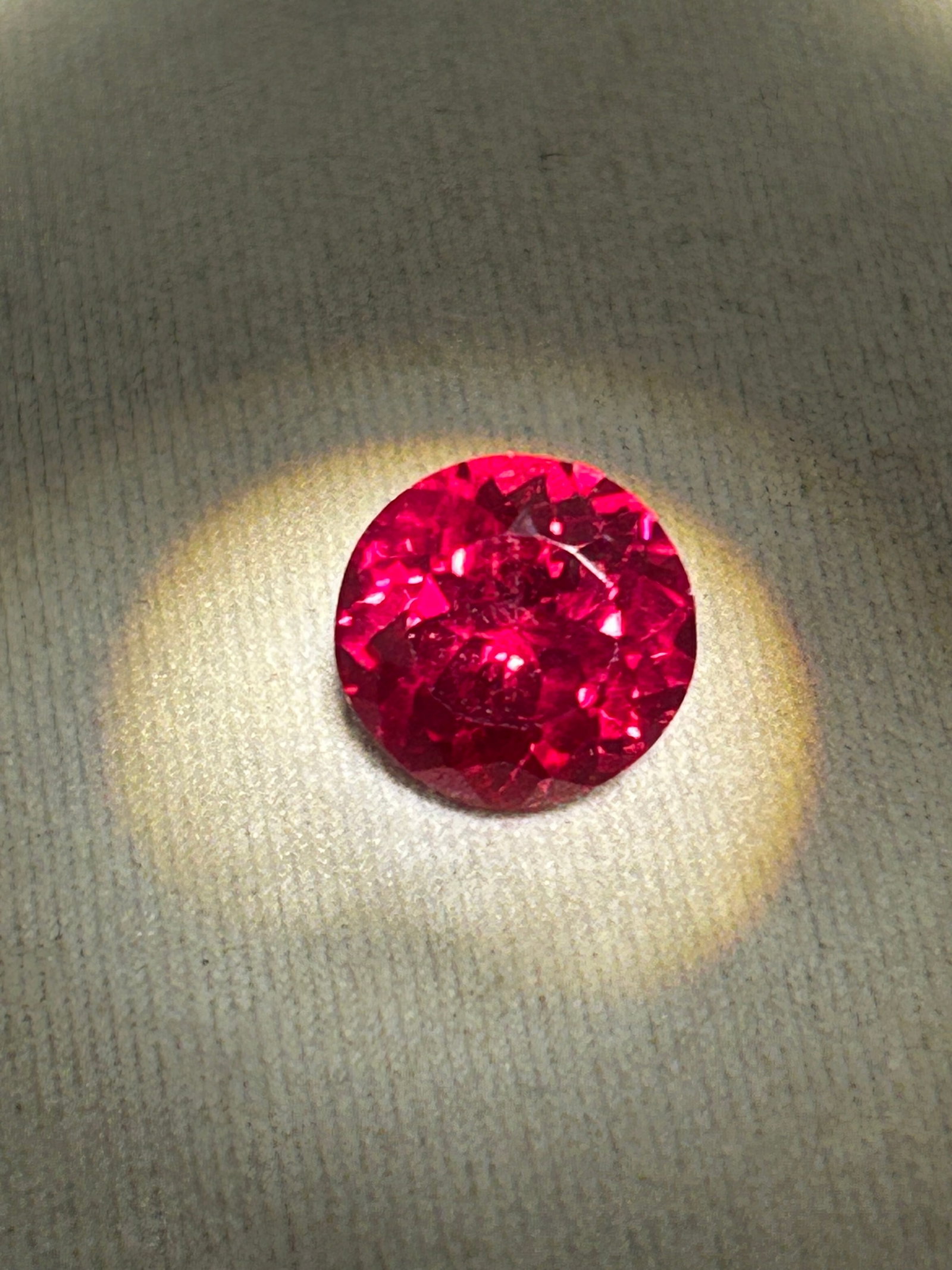 3.20 Carat -- Natural Myanmar Ruby -- Brilliant Round Cut - 2