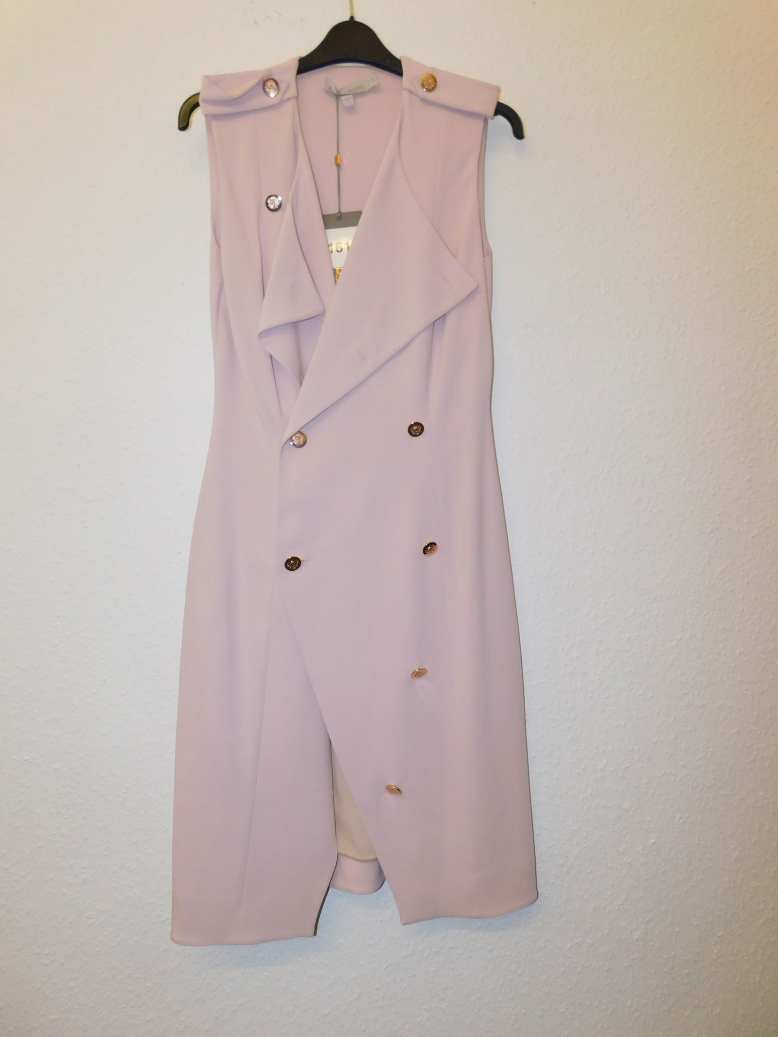 Ralph & Russo 19P11D20 Dress, Smoky Pink, Size 38: Ralph & Russo 19P11D20 , Trench Mini Dress, Smoky Pink, Size 38 (RRP £ 3,200) Tailored mini trench dress, oblique double breasted with gold buttons, can be worn open at the top