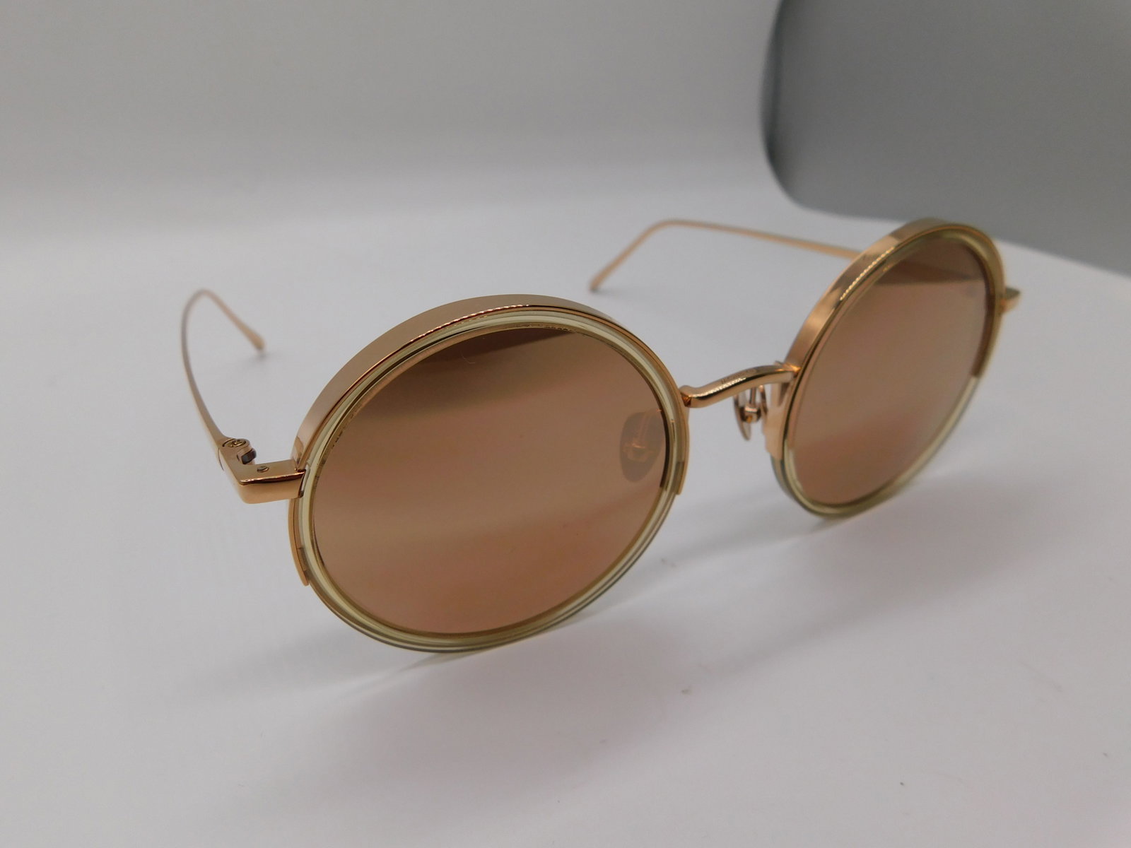 Ralph & Russo/Linda Farrow LFL1119C7Sun Sunglasses – Watson Rose Gold (RRP £825): Ralph & Russo/Linda Farrow LFL1119C7Sun Sunglasses – Watson Rose Gold (RRP £825) A fine balance of materials elevates these classic round sunglasses from Lin