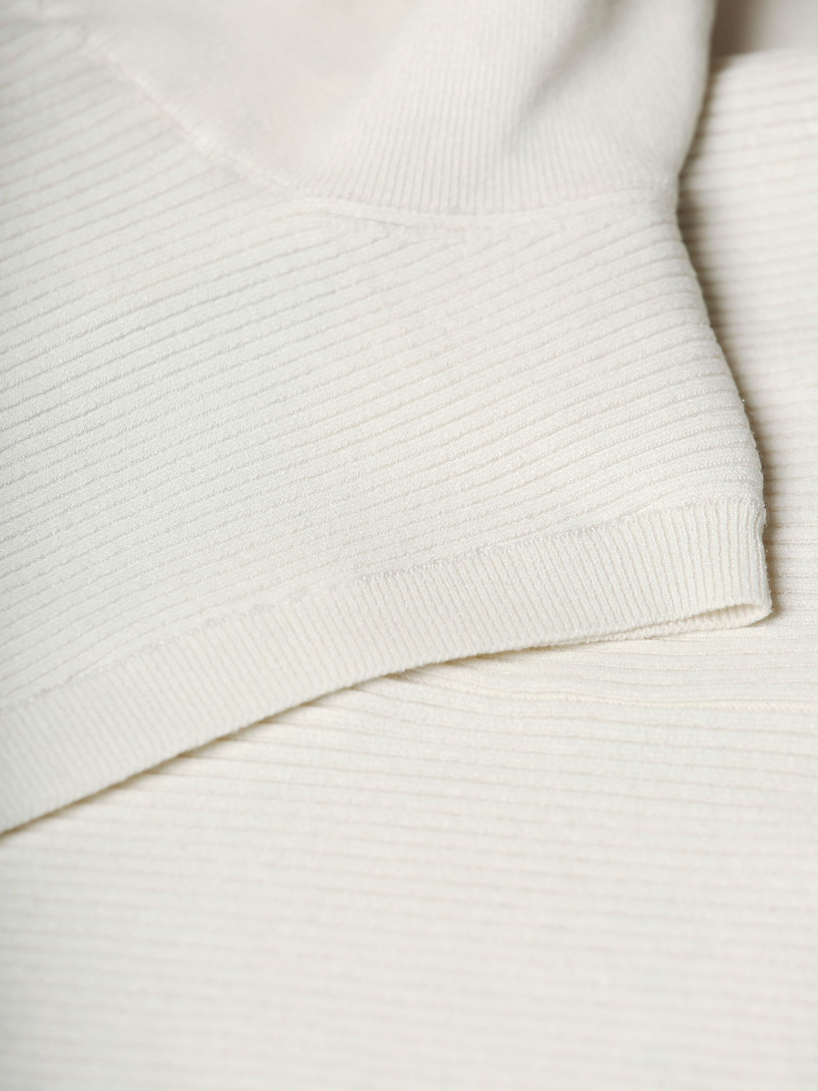 Ralph & Russo RW19P 13 T07 Medium (RRP £590) Silk Ribbed sleeveless top with high neck an - 3