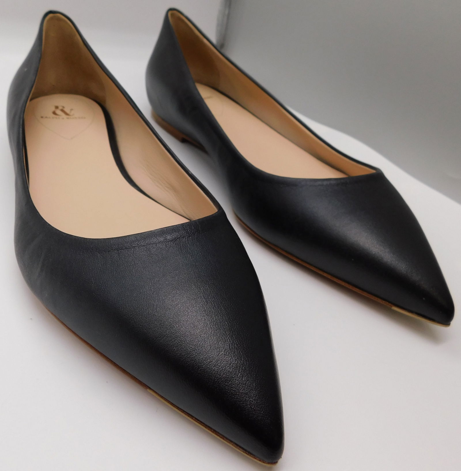 Pair of Ralph & Russo Ballerina Pointed Toe Pumps, Black, With Box & Dust Bags. EU Size 37.: Pair of Ralph & Russo Ballerina Pointed Toe Pumps, Black, With Box & Dust Bags. EU Size 37. (RRP £590). Designed with the modern woman at heart, the Ballerina Pointed Toe is
