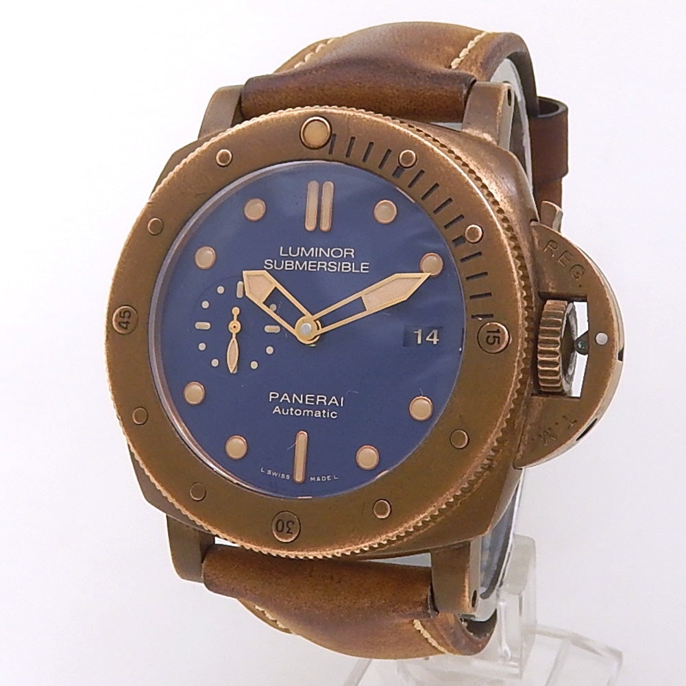 Panerai Luminor Submersible 1950 3 Days PAM00671 Bronze Blue Dial: This striking Panerai Luminor Submersible 1950 3 Days (Ref. PAM00671) captures the essence of maritime adventure with its distinctive Bronze case. The rich blue dial provides a deep contrast to the ev