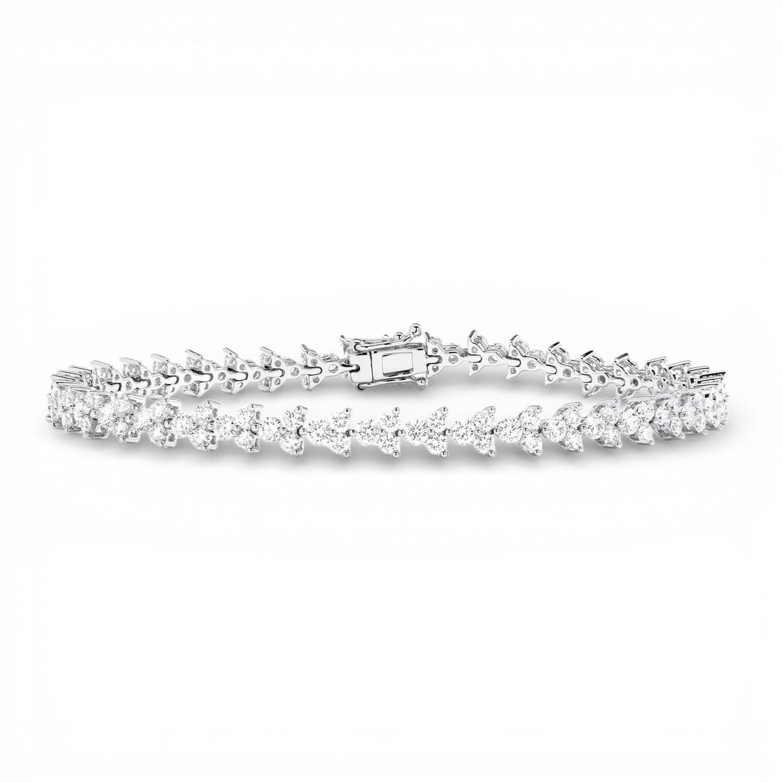 3.86 ctw Duchess Graduating Arrow White Diamond 18K White Gold Bracelet: Exuding opulence and grace, this magnificent Graduating Arrow bracelet featuring White Diamond is crafted for the distinguished. A detailed Line Bracelet gallery secures the stones, rendered in 7.85 g