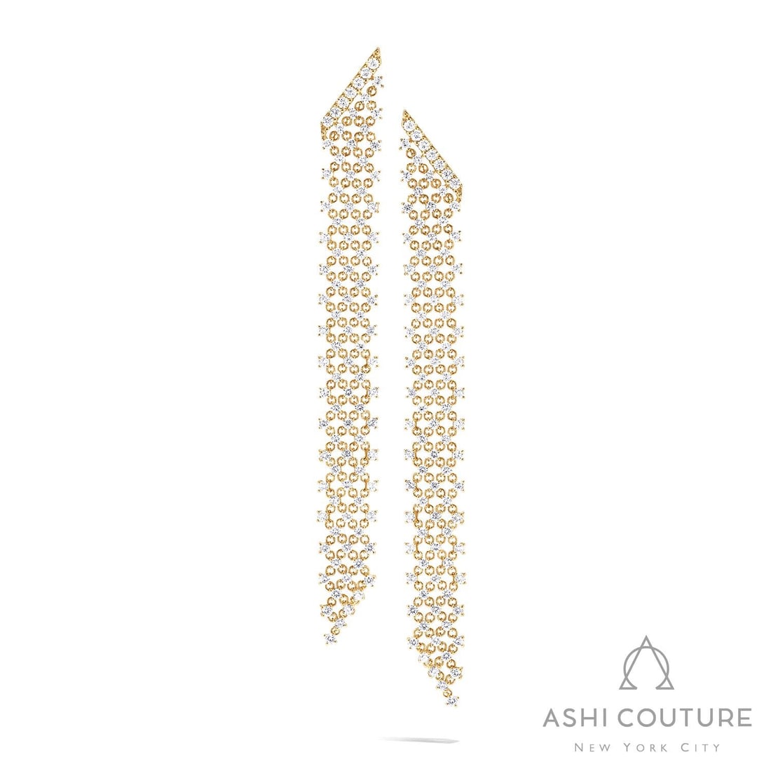 4.42 ctw White Diamond Silk Chandelier 18k Yellow Gold Earrings: Retail Value: $23,385 Epitomizing grandeur, this magnificent Silk Chandelier pair of earrings featuring White Diamond stands as a beacon of refined taste. The gemstones are nestled within a Chandelier
